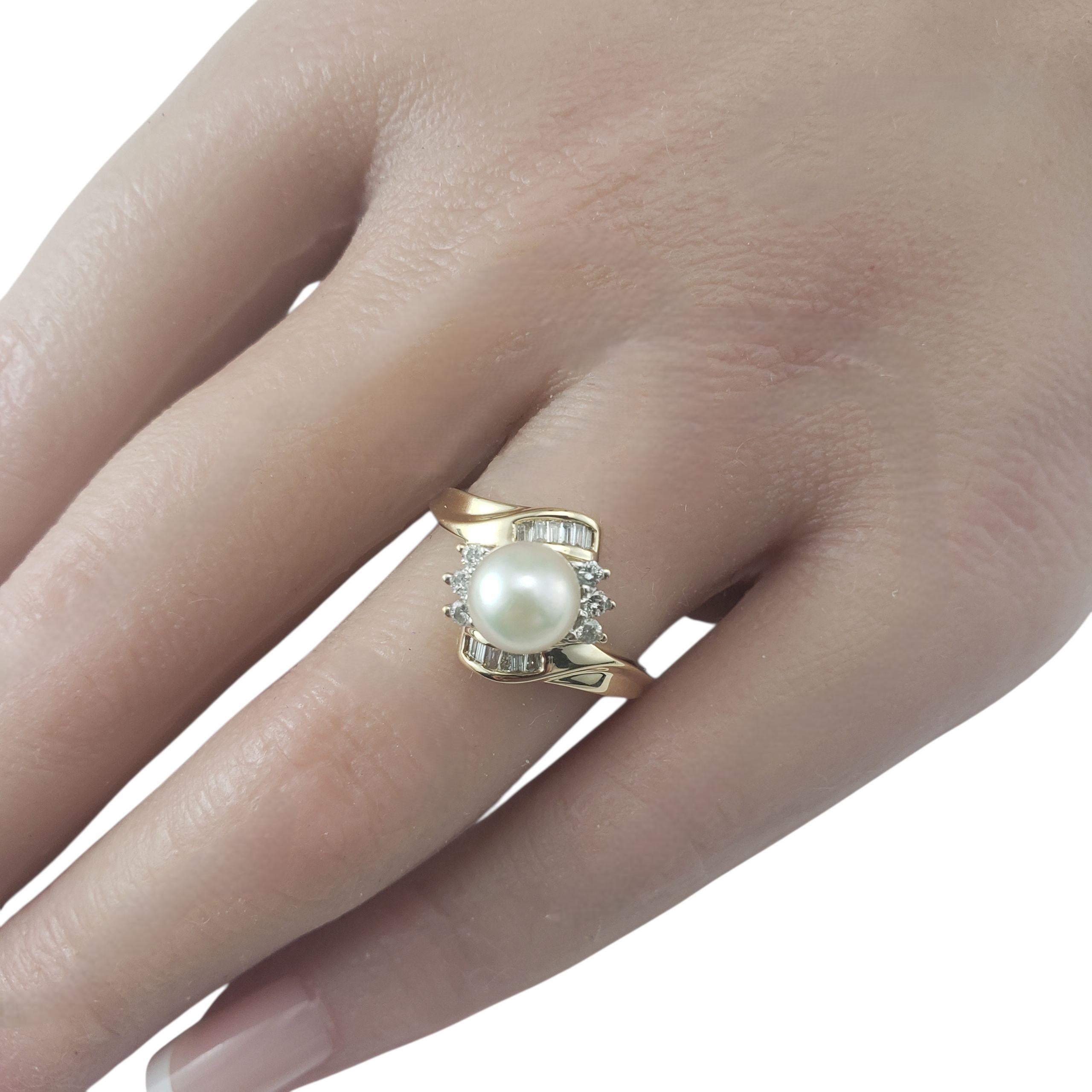 14K Yellow Gold Pearl and Diamond Ring Size 8.5 #22664 en vente 2