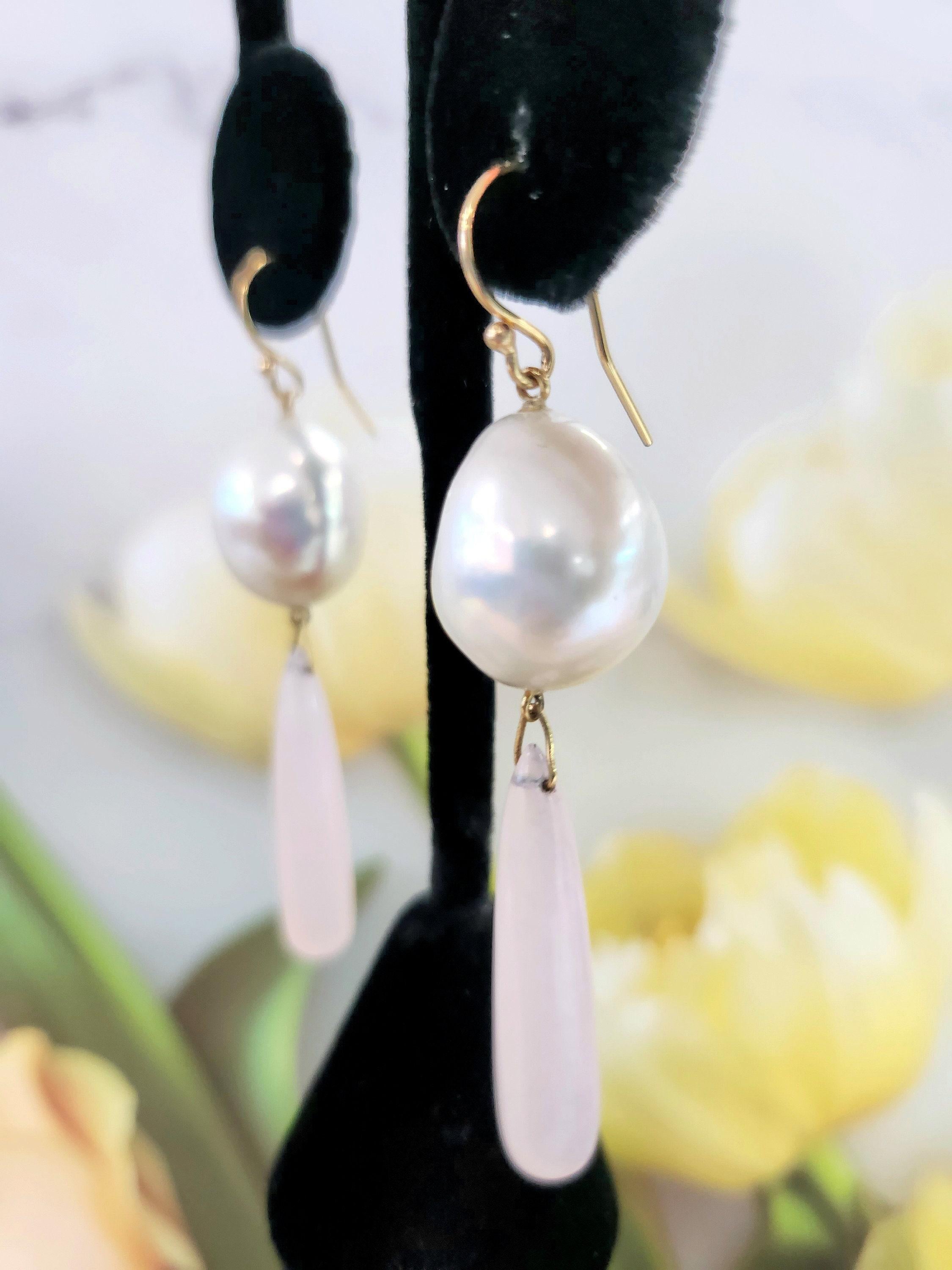Orecchini a goccia in oro giallo 14K con perle e quarzo rosa In condizioni buone in vendita a Los Angeles, CA