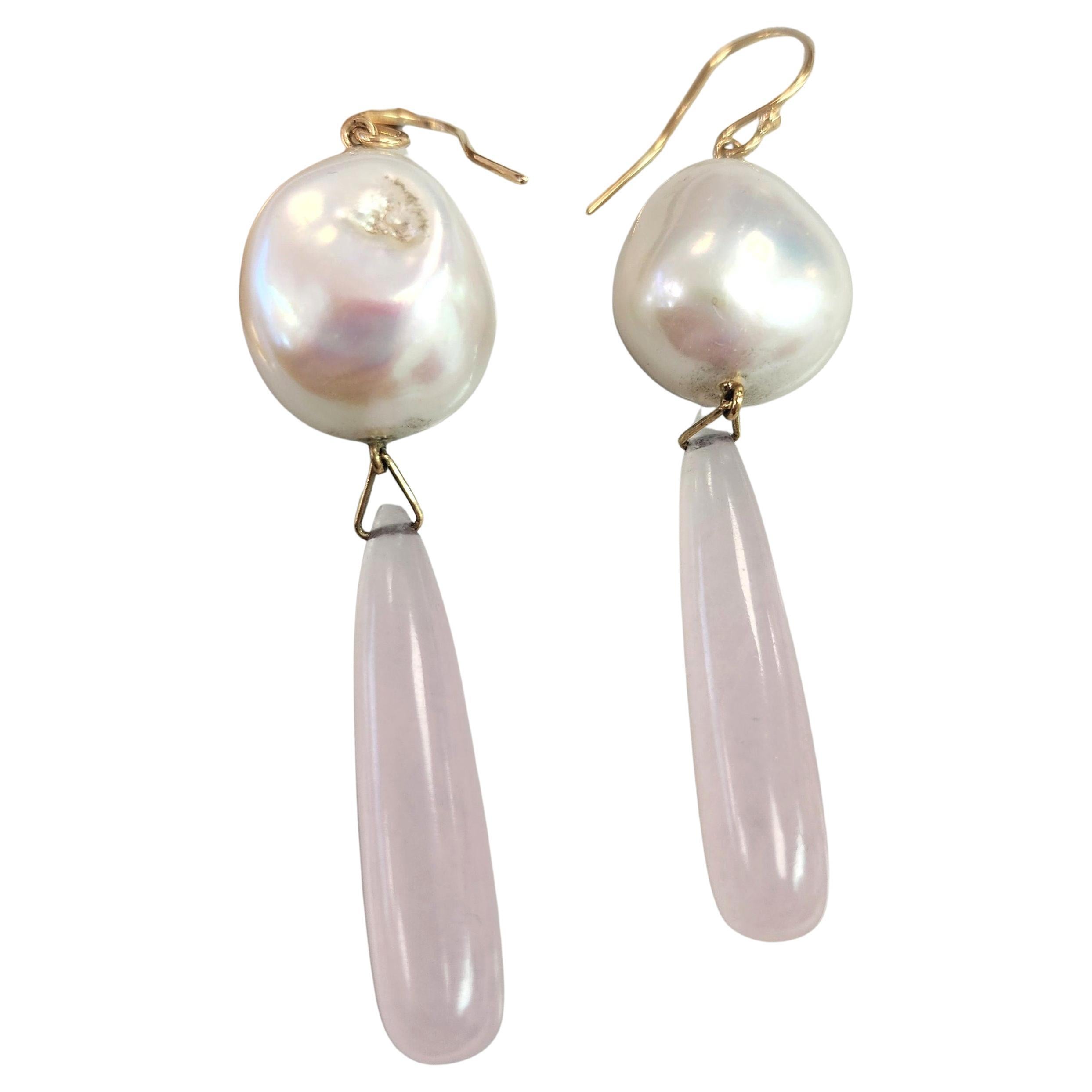 Orecchini a goccia in oro giallo 14K con perle e quarzo rosa in vendita