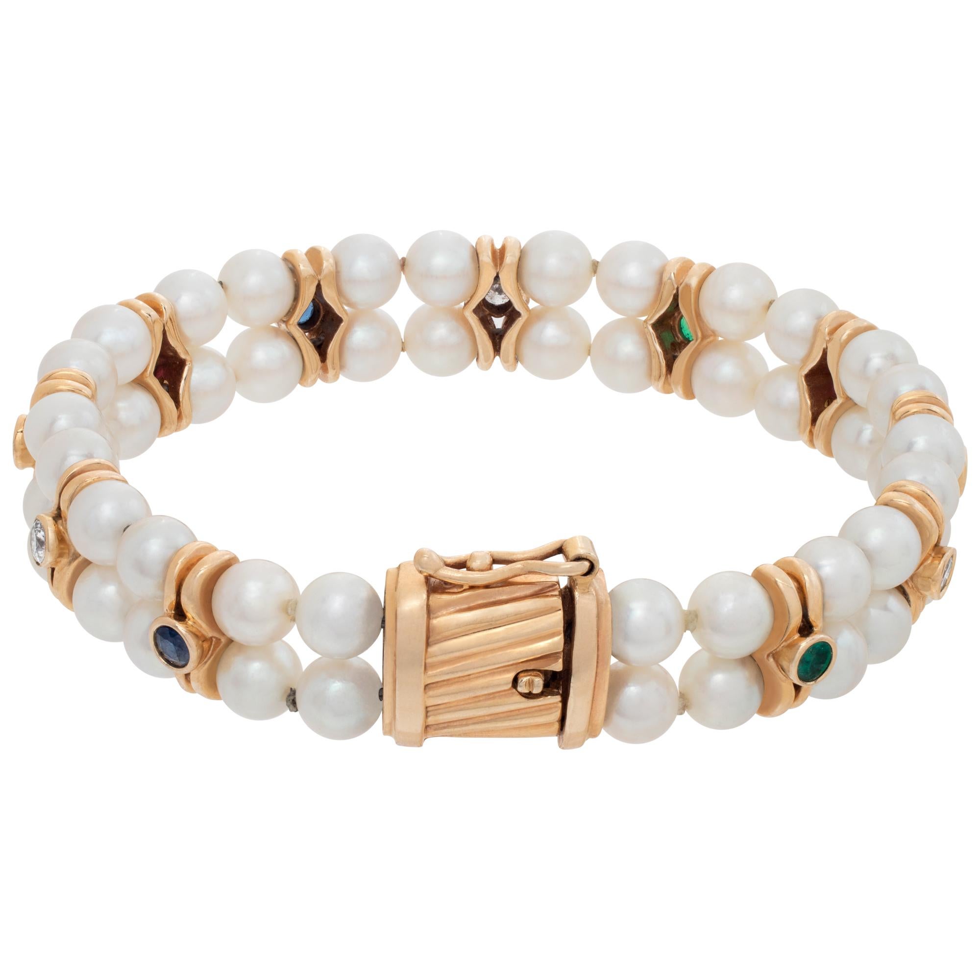 Bracelet de perles en or jaune 14 carats avec rubis, diamants, saphirs et émeraudes Excellent état - En vente à Surfside, FL