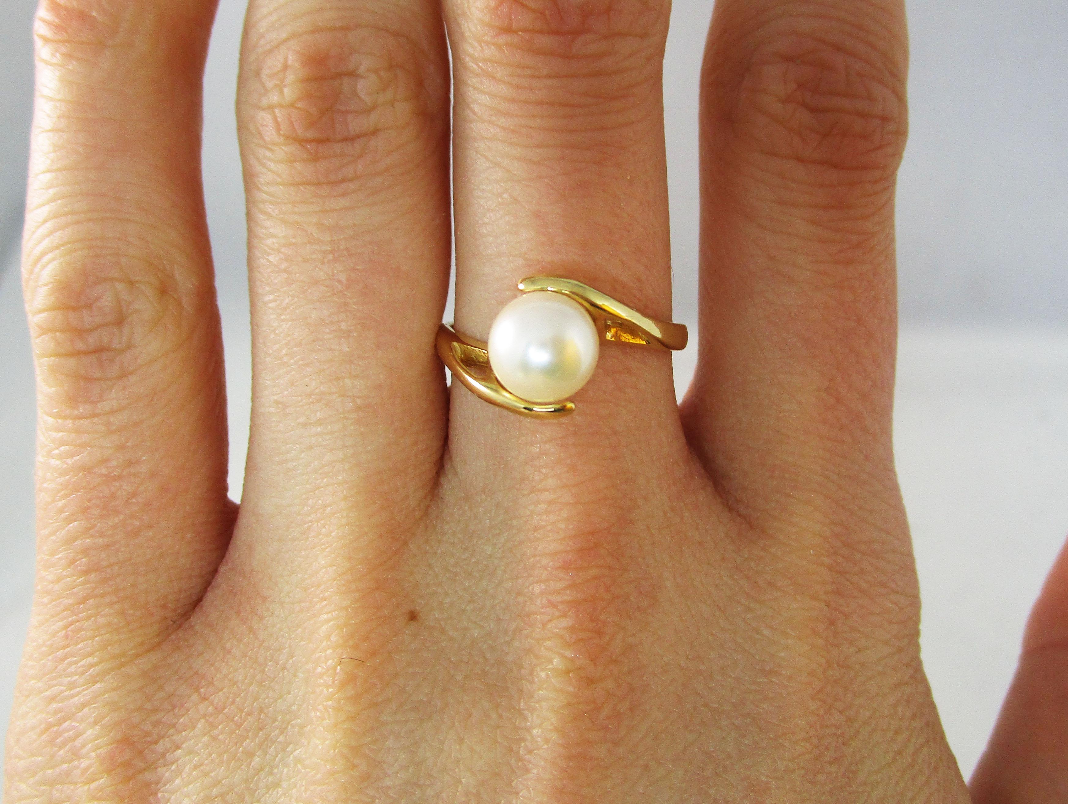 14 Karat Yellow Gold Pearl Bypass Engagement Ring In Excellent Condition In Lexington, KY