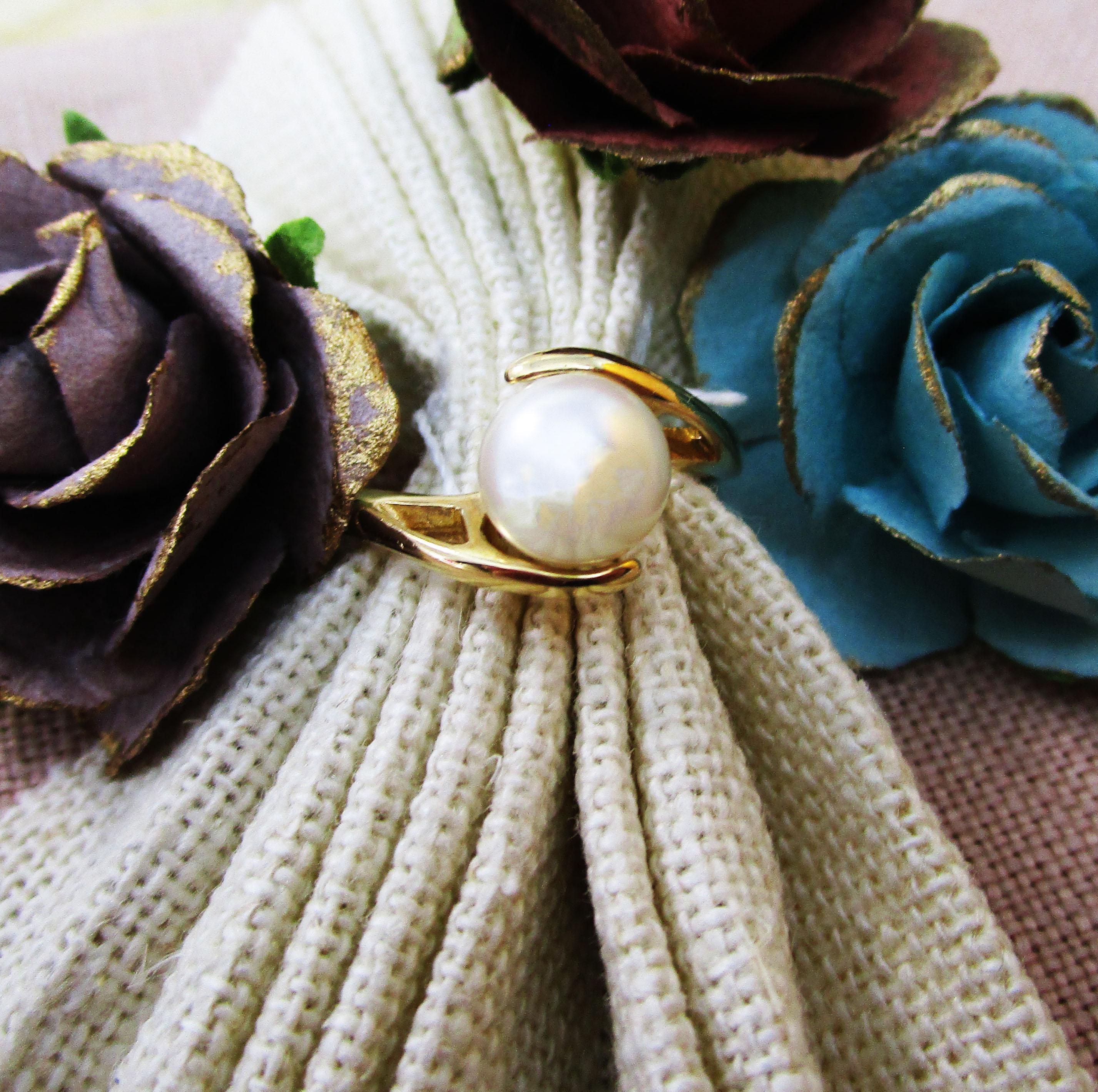 Women's 14 Karat Yellow Gold Pearl Bypass Engagement Ring