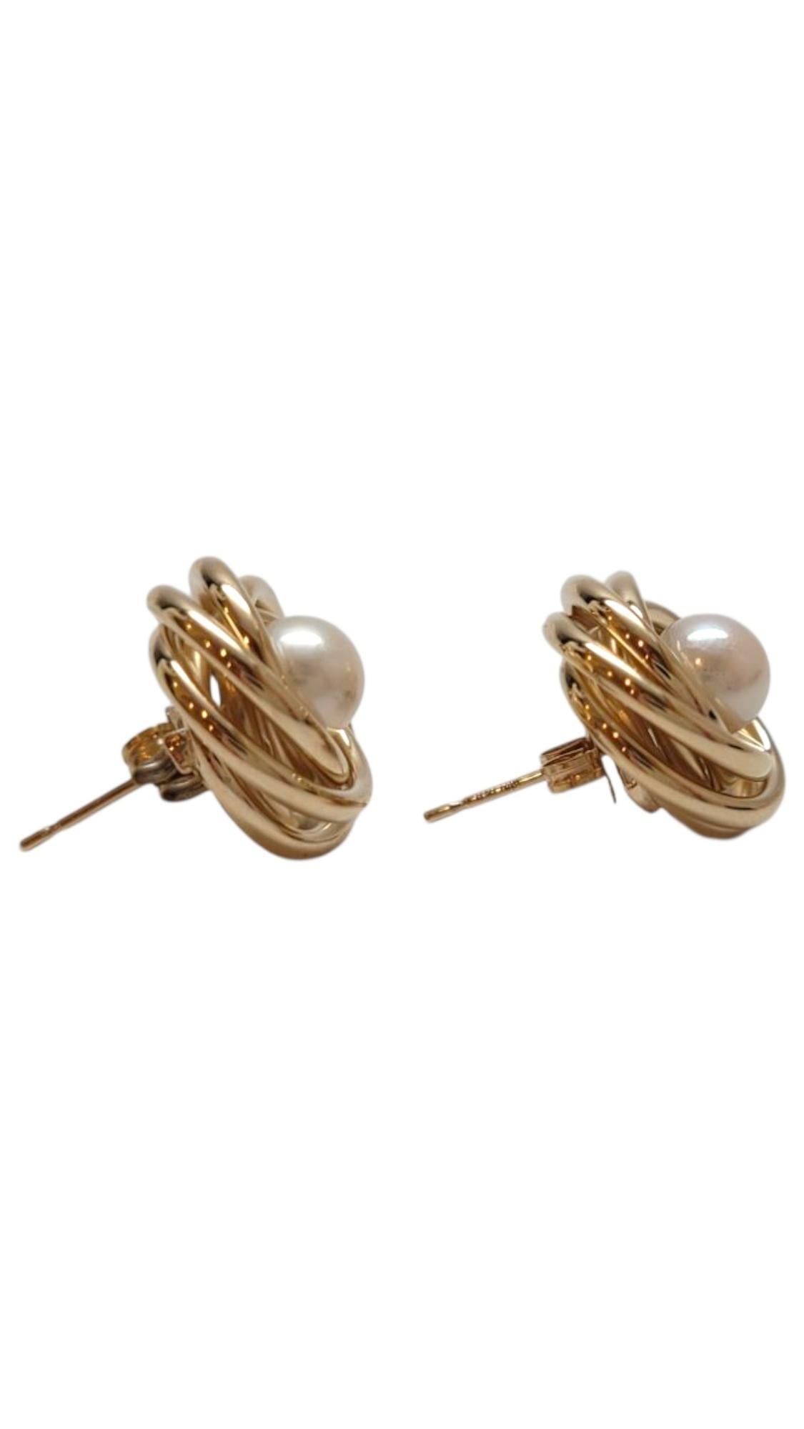 14K Yellow Gold Pearl Circle Earrings #21941 In Good Condition For Sale In Washington Depot, CT