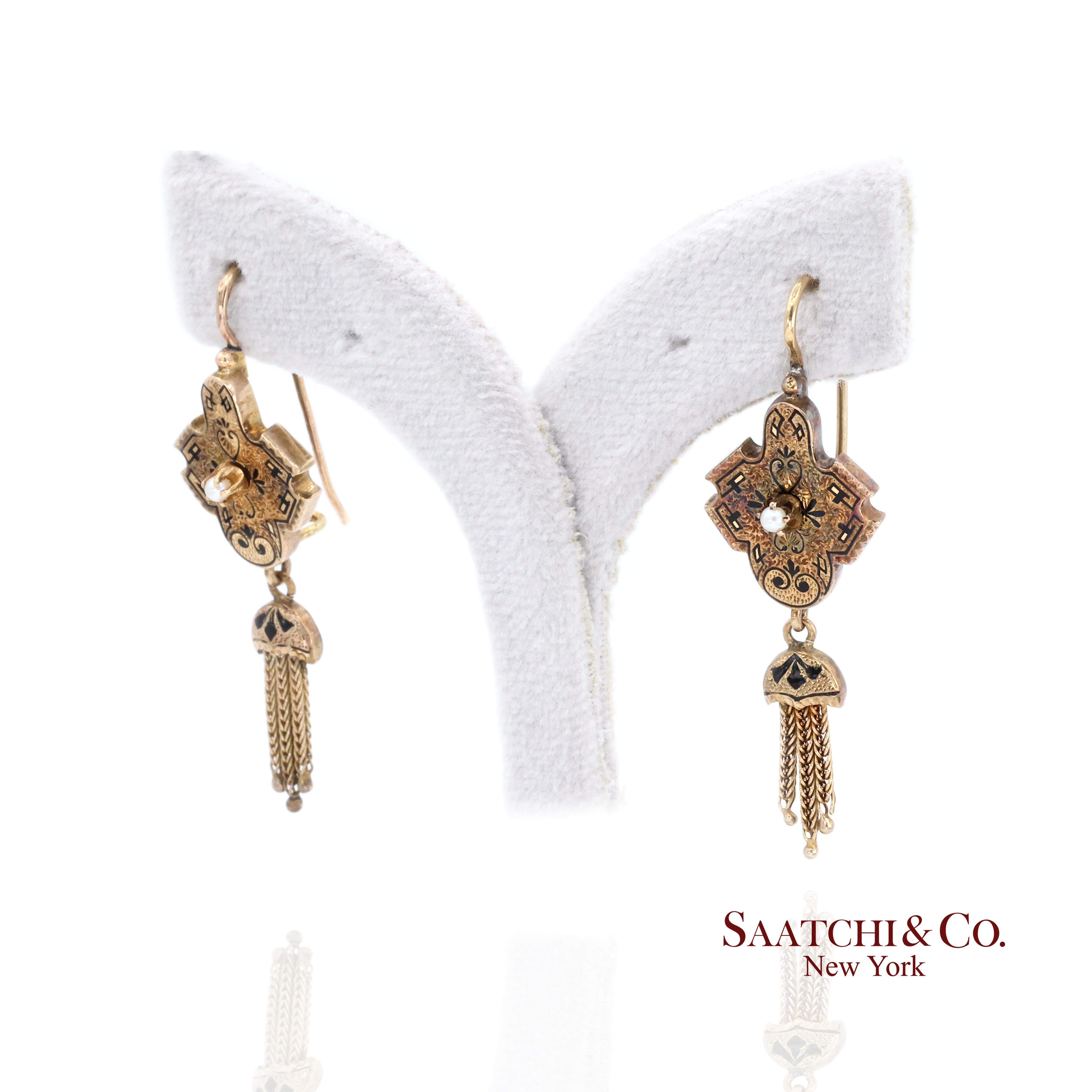 Round Cut 14K Yellow Gold Pearl Enamel Dangling Earring For Sale