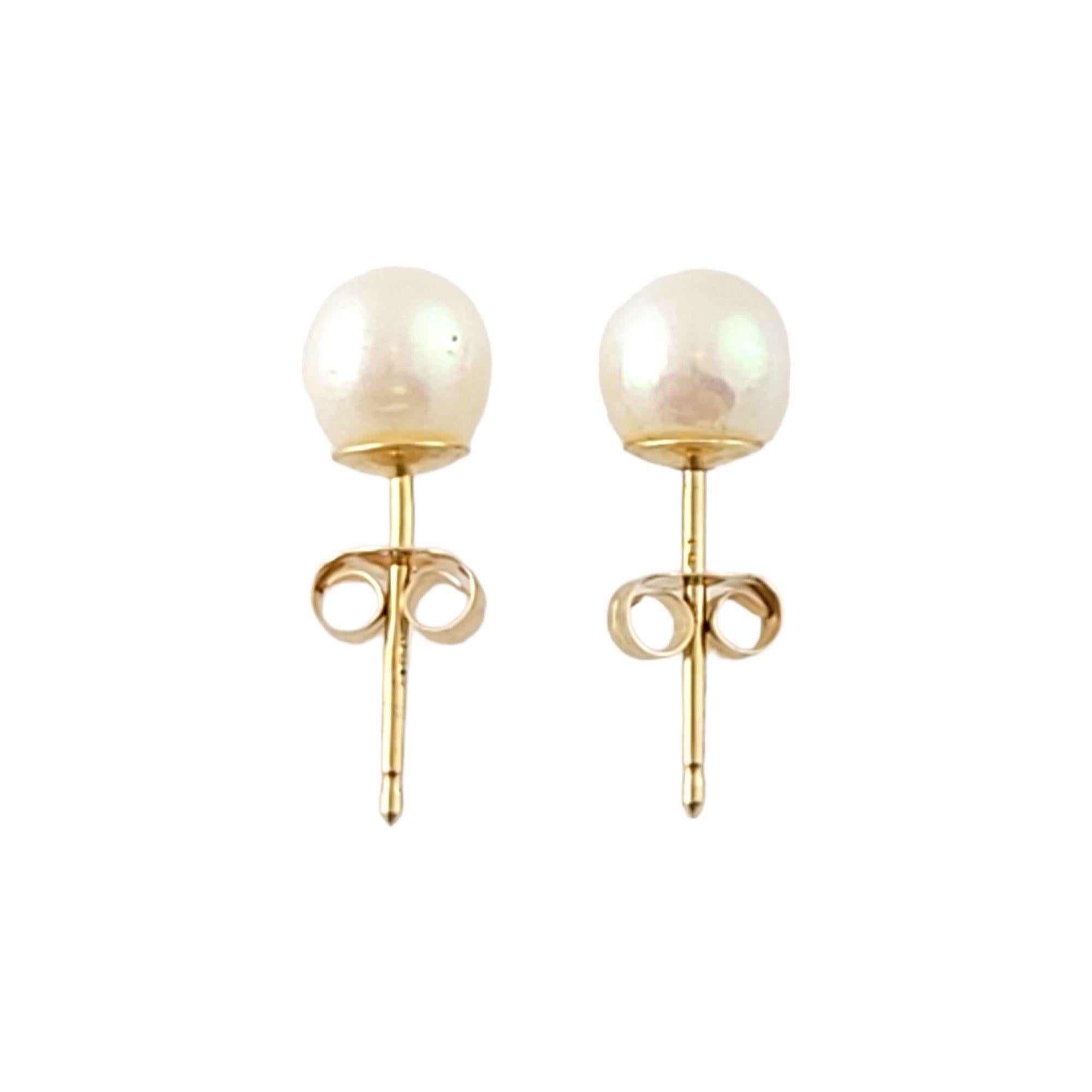 14K Yellow Gold Pearl Stud Earrings #13583 In Good Condition For Sale In Washington Depot, CT
