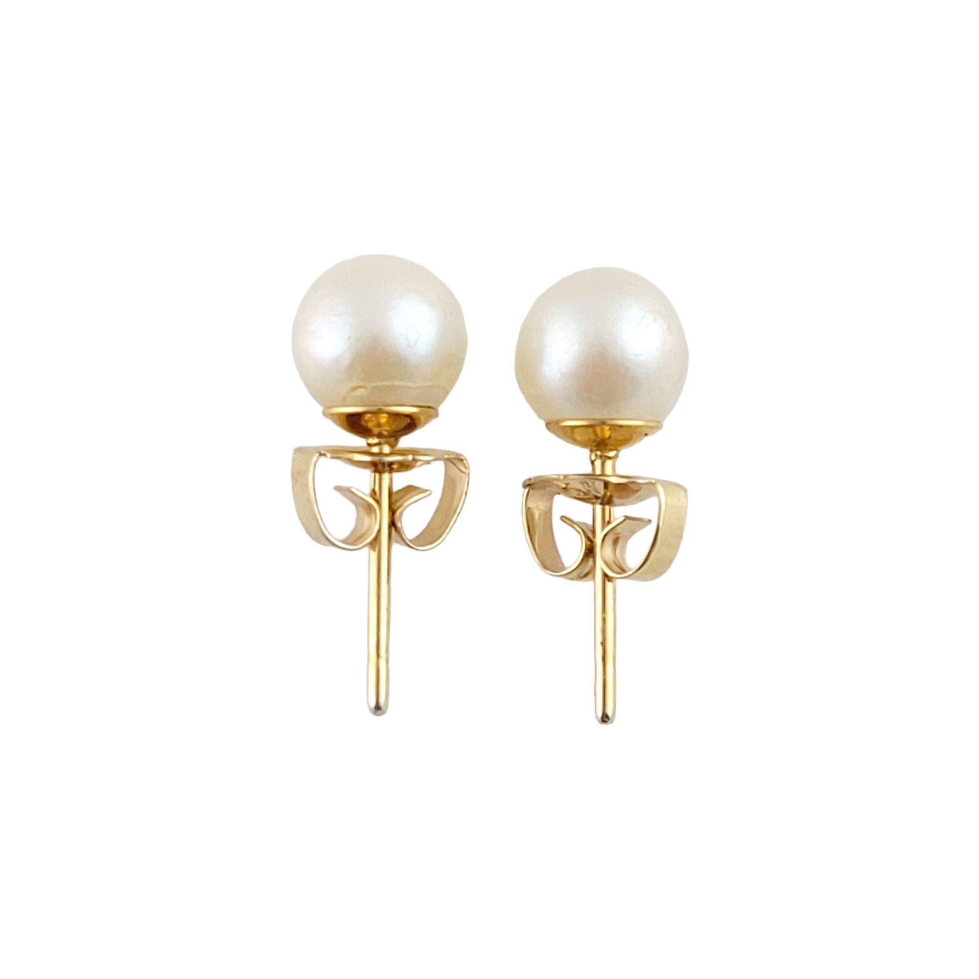 14K Yellow Gold Pearl Stud Earrings #13616 In Good Condition For Sale In Washington Depot, CT
