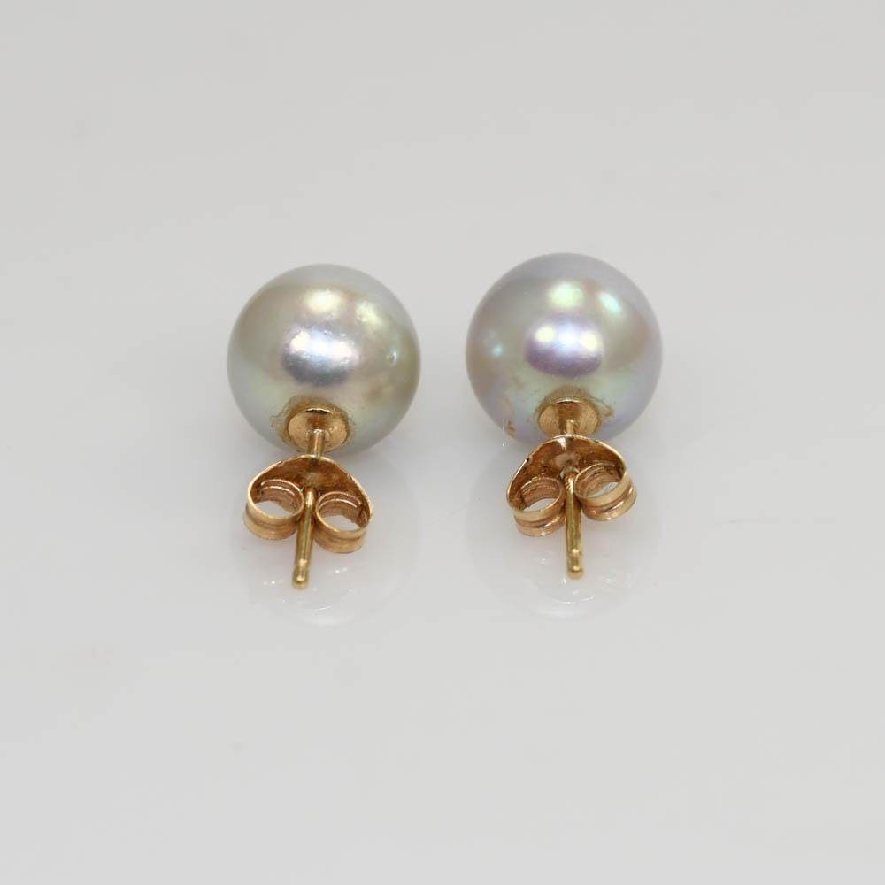 14K Yellow Gold Pearl Stud Earrings, 1.7gr In Excellent Condition For Sale In Laguna Beach, CA