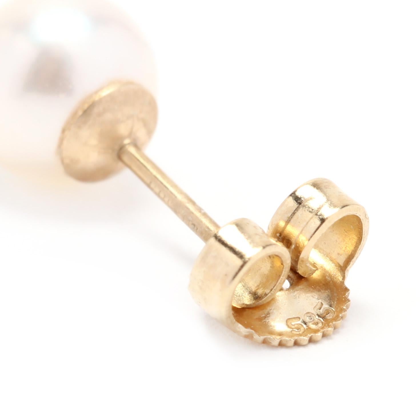 Round Cut 14 Karat Yellow Gold, Pearl Stud Earrings