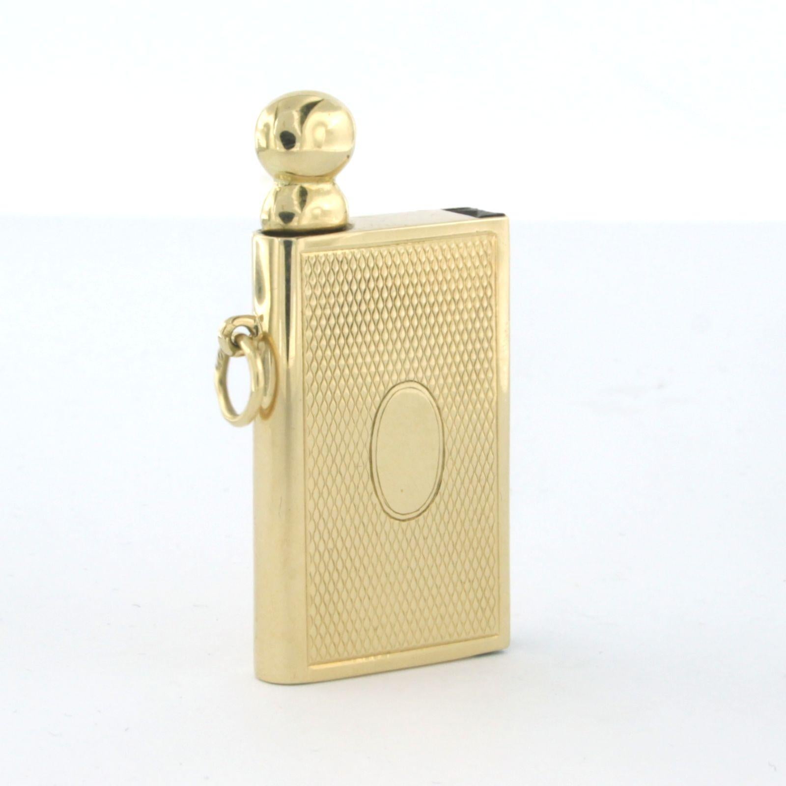 Moderne Pendentif en or jaune 14k en forme de tabatière en vente