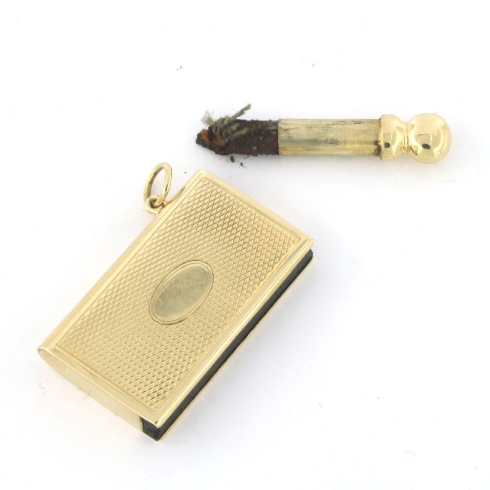 Pendentif en or jaune 14k en forme de tabatière en vente 3