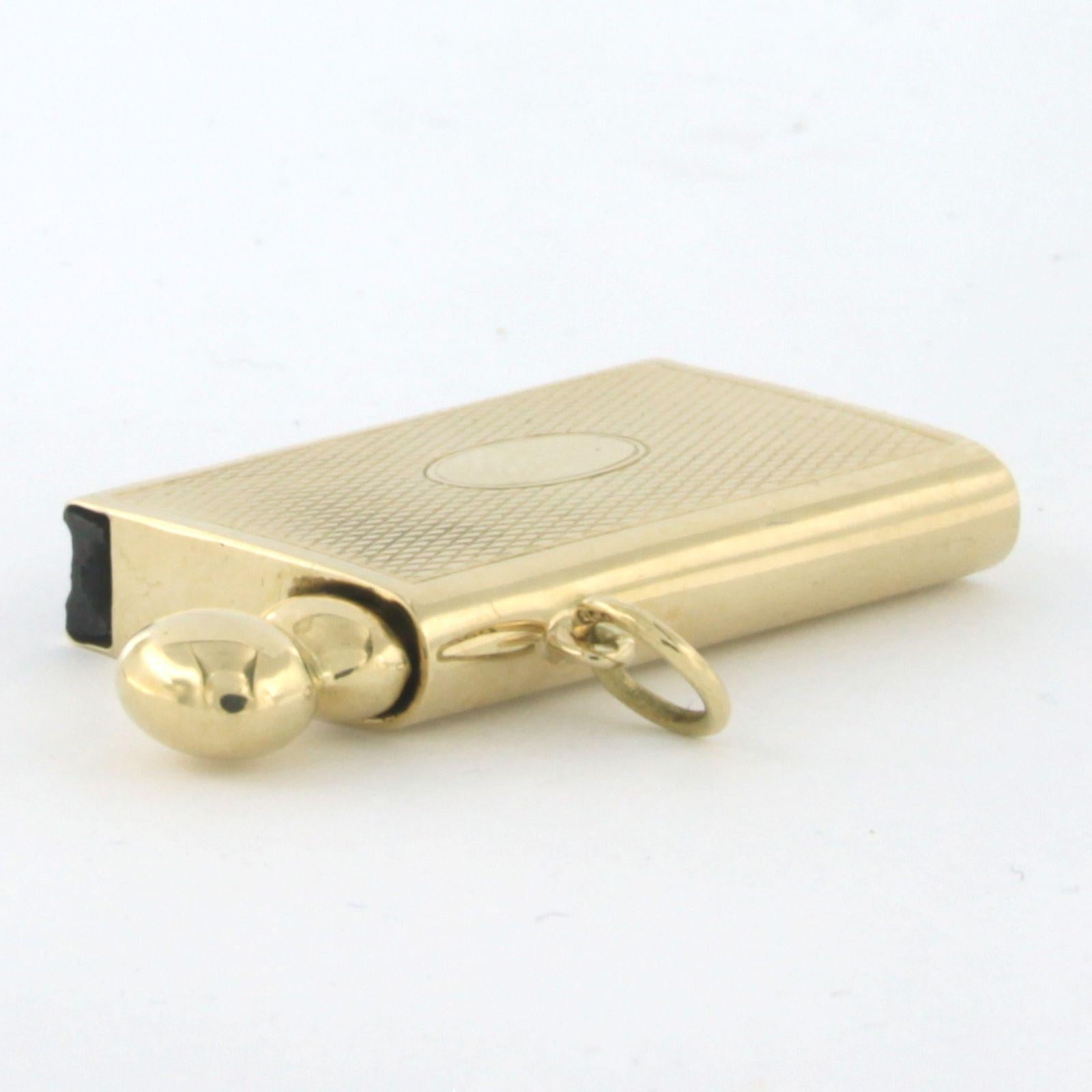 Pendentif en or jaune 14k en forme de tabatière en vente 4