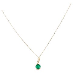 Collier pendentif en or jaune 14 carats avec émeraude brillante modifiée en forme de poire de 0,20 carat