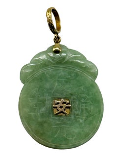 14K yellow gold pendant set with jade, Asian-style