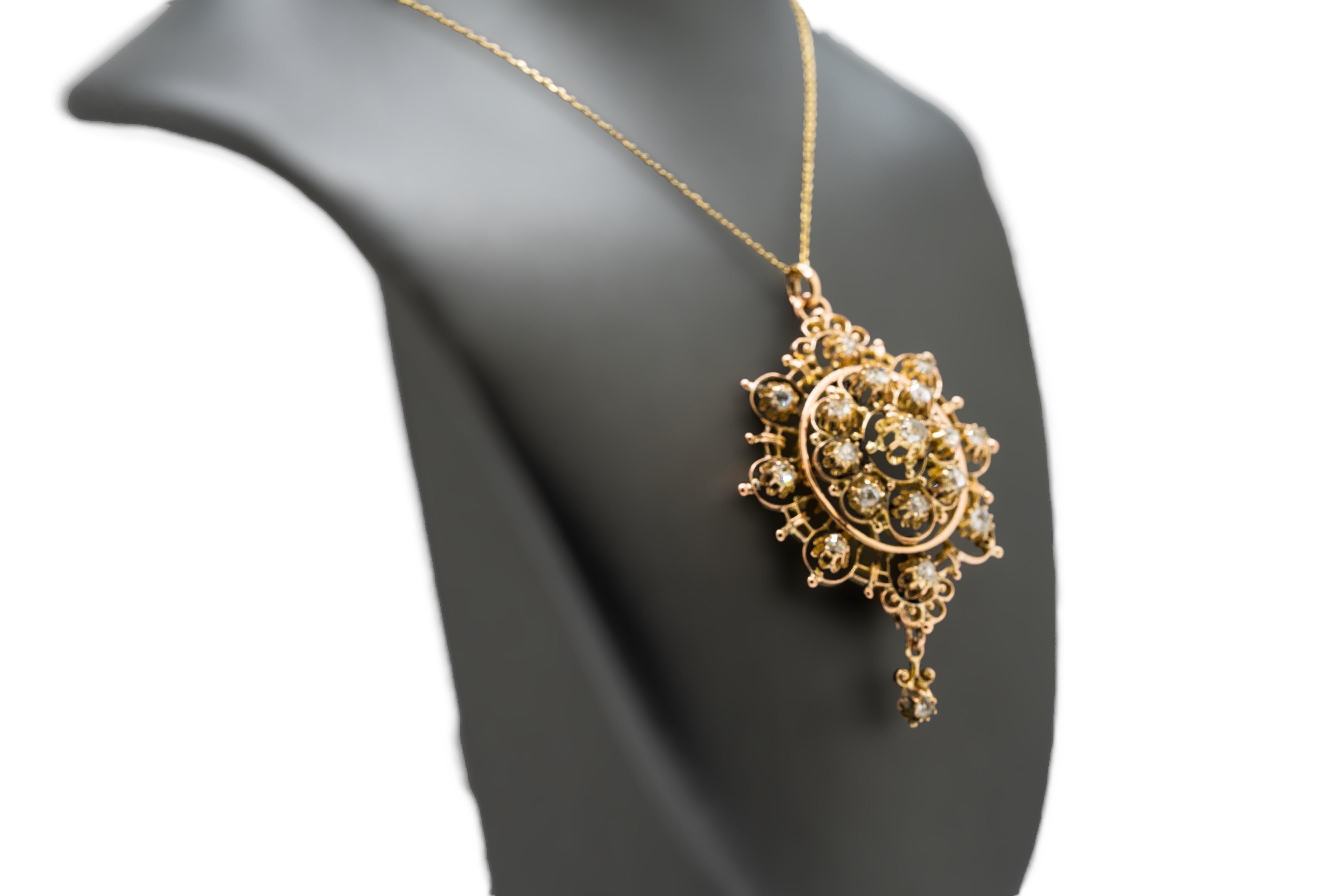 14k Yellow Gold Pendant with Natural Rose Mixed Cut Diamond Necklace For Sale 2
