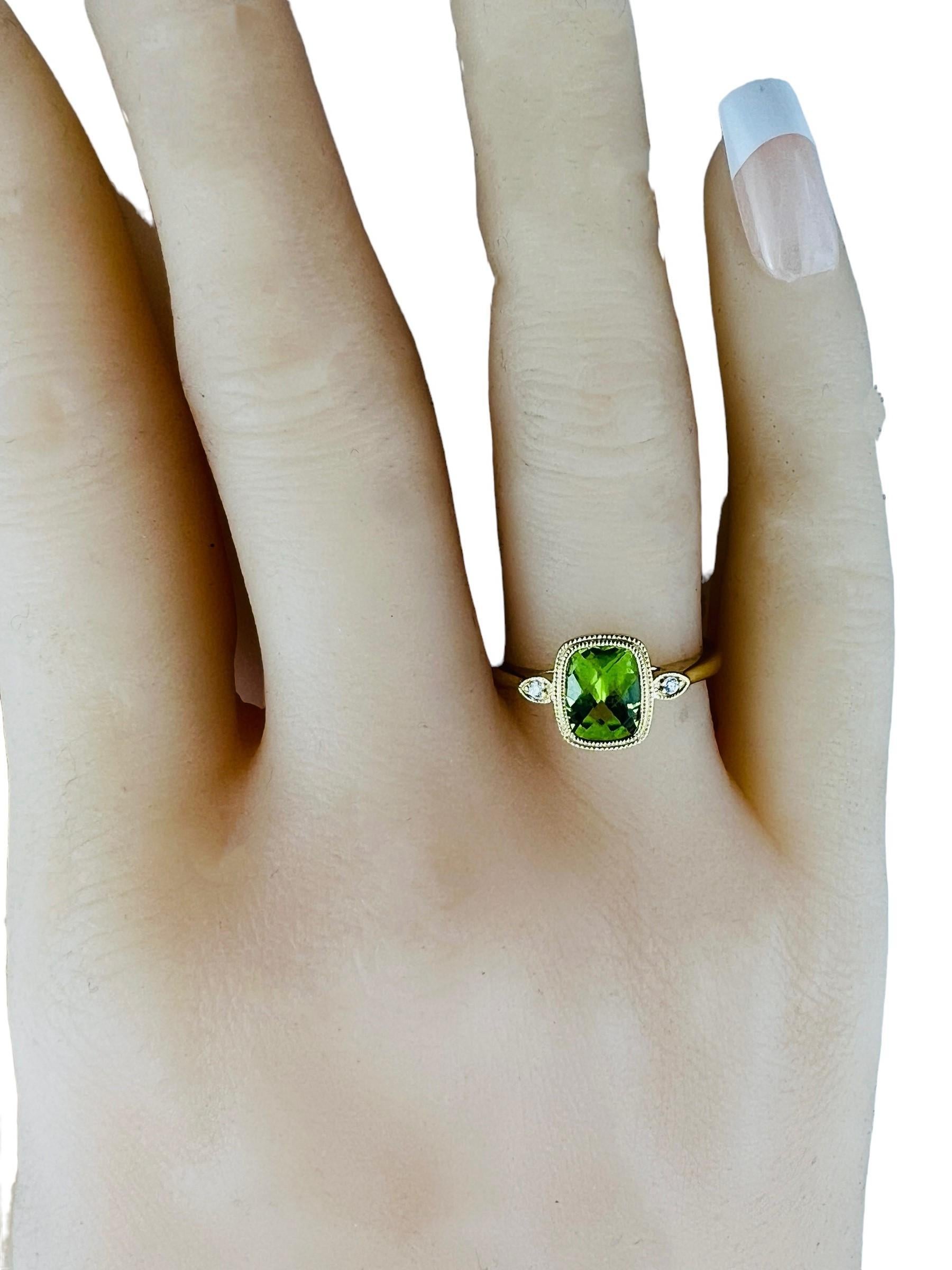 14K Yellow Gold Peridot and Diamond Ring Size 6.5 #16646 For Sale 4