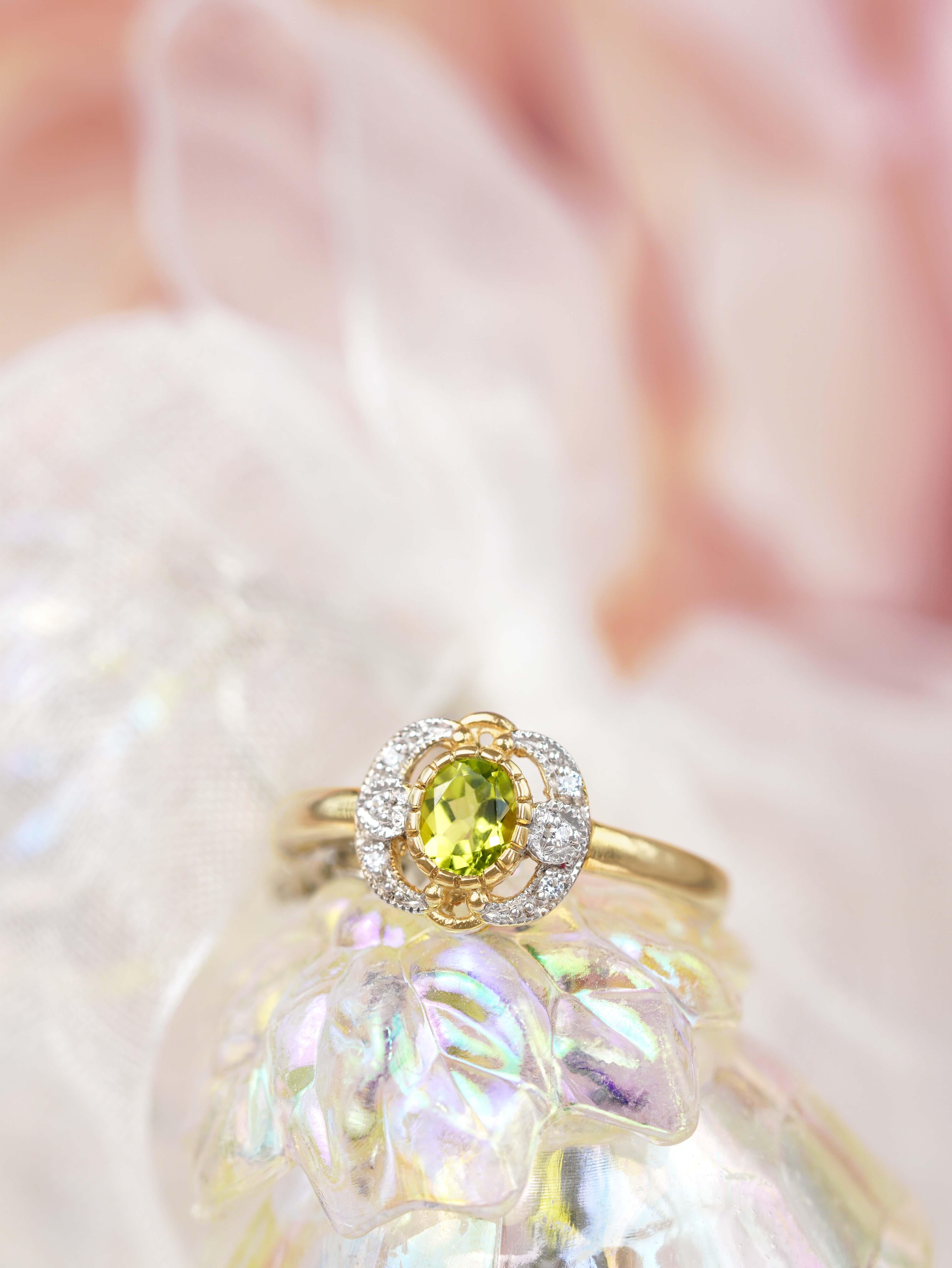 Anello in oro giallo 14K con peridoto e diamanti in stile vintage in vendita 2