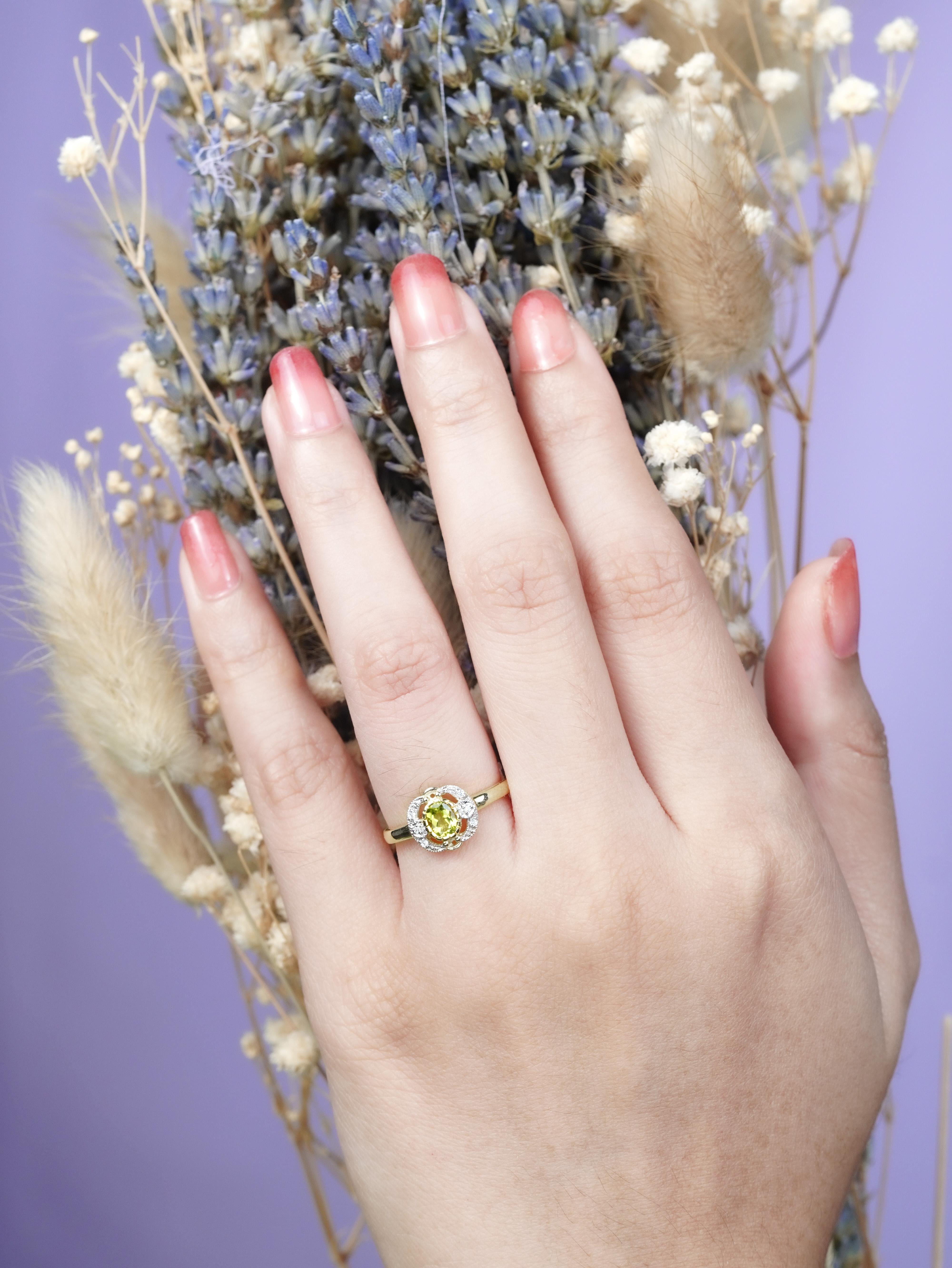 Anello in oro giallo 14K con peridoto e diamanti in stile vintage in vendita 3