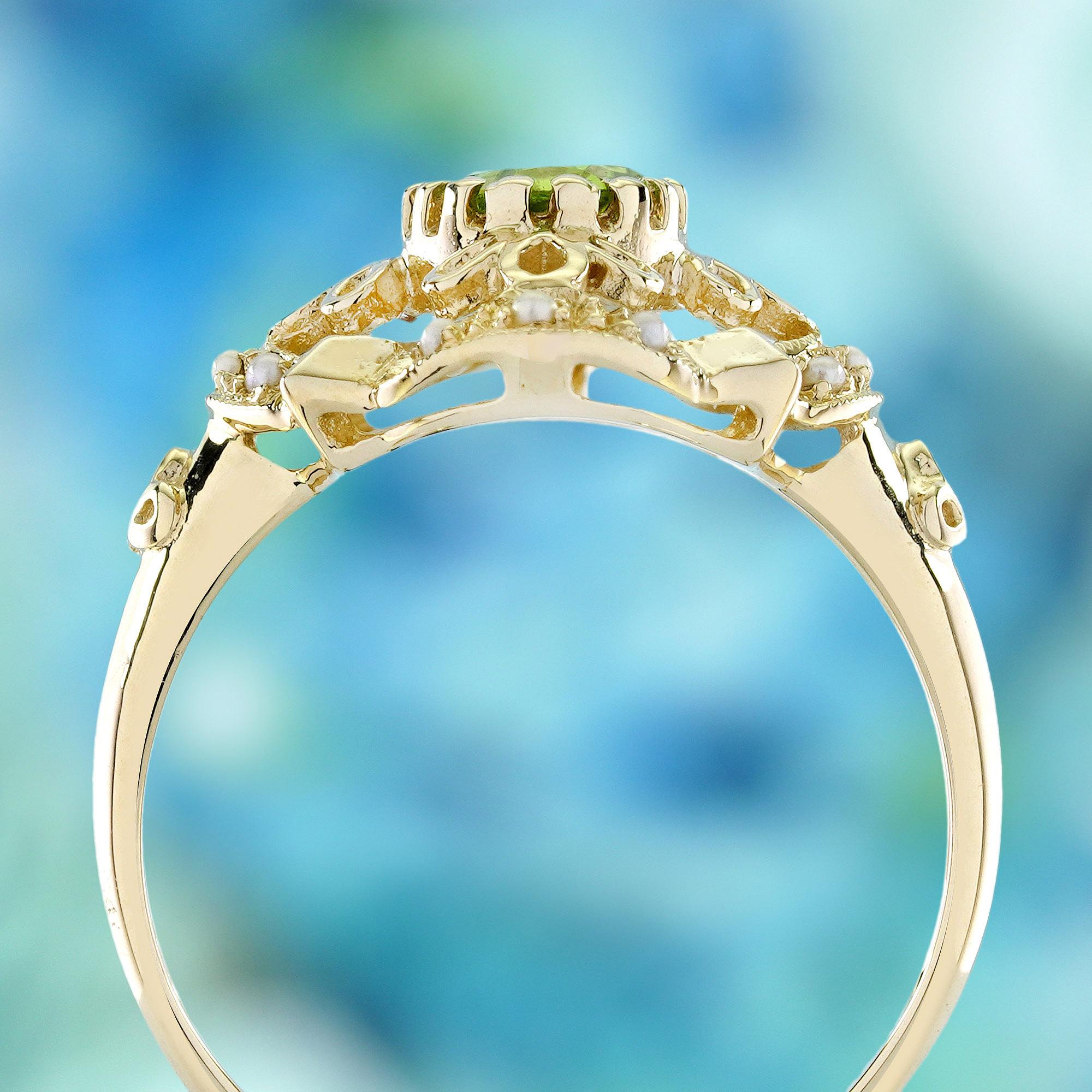 14K Yellow Gold Peridot and Pearl Vintage Style Floral Filigree Ring In New Condition For Sale In Bangkok, TH