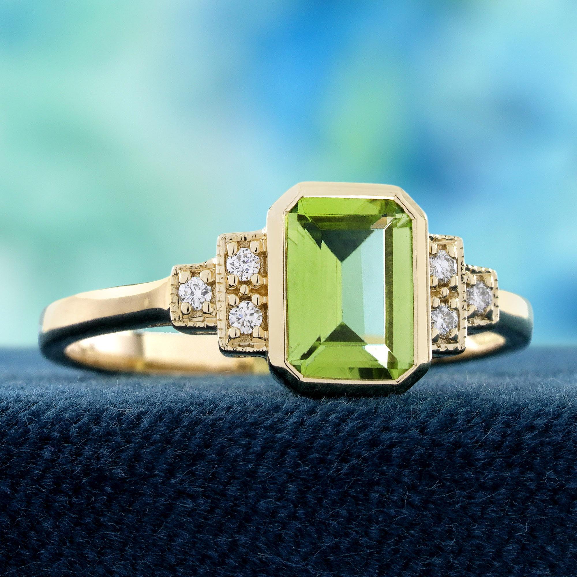 14K Yellow Gold Peridot and White Sapphire Vintage Style Engagement Ring Eduardiano en venta