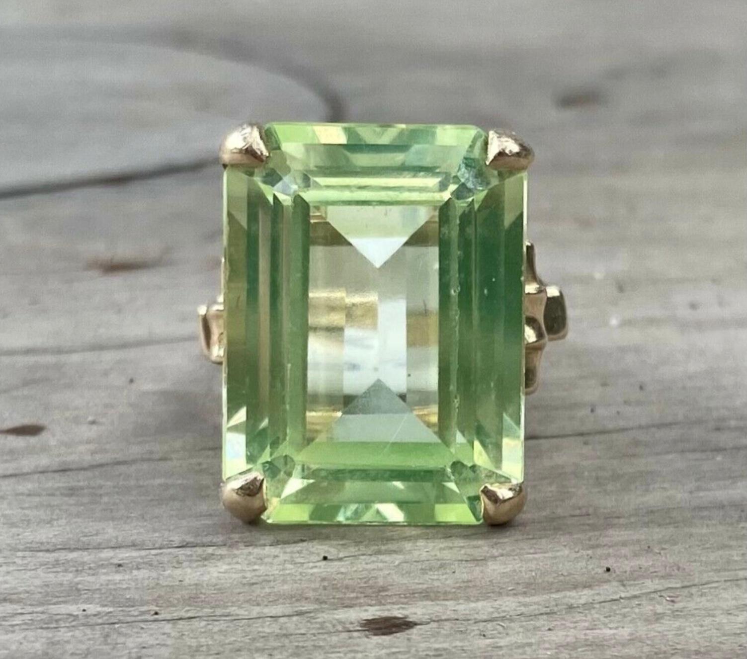 14 Karat Gelbgold Peridot-Cocktailring (Moderne)