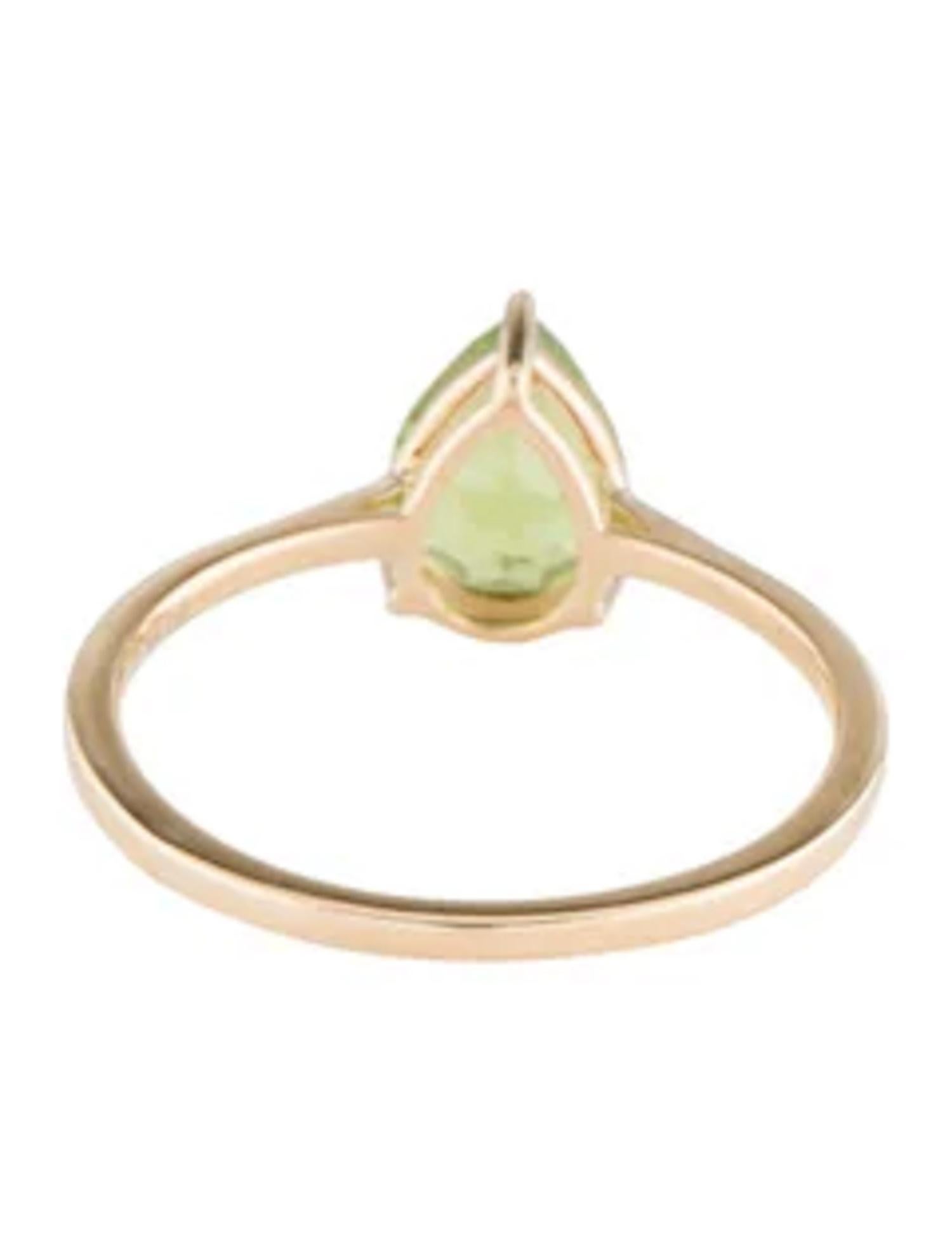 14K Yellow Gold Peridot Cocktail Ring - Pear Modified Brilliant Design In New Condition For Sale In Holtsville, NY