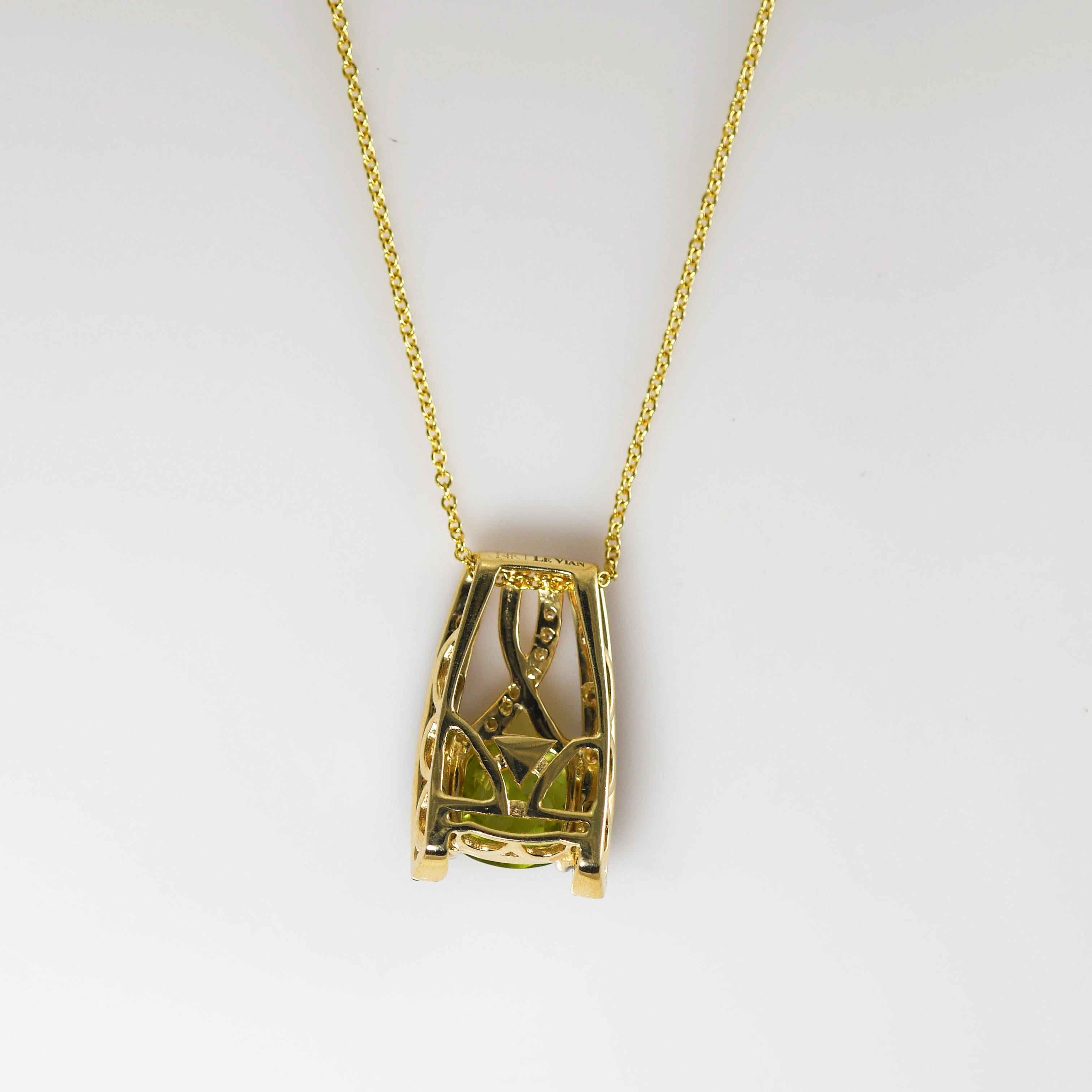 Collier en or jaune 14 carats avec péridot et diamants 4,9 g Excellent état - En vente à Laguna Beach, CA