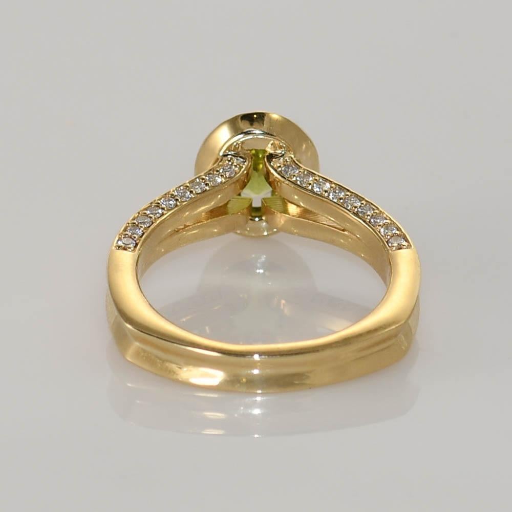 Bague en or jaune 14K avec péridot et diamant 8.2g Unisexe en vente