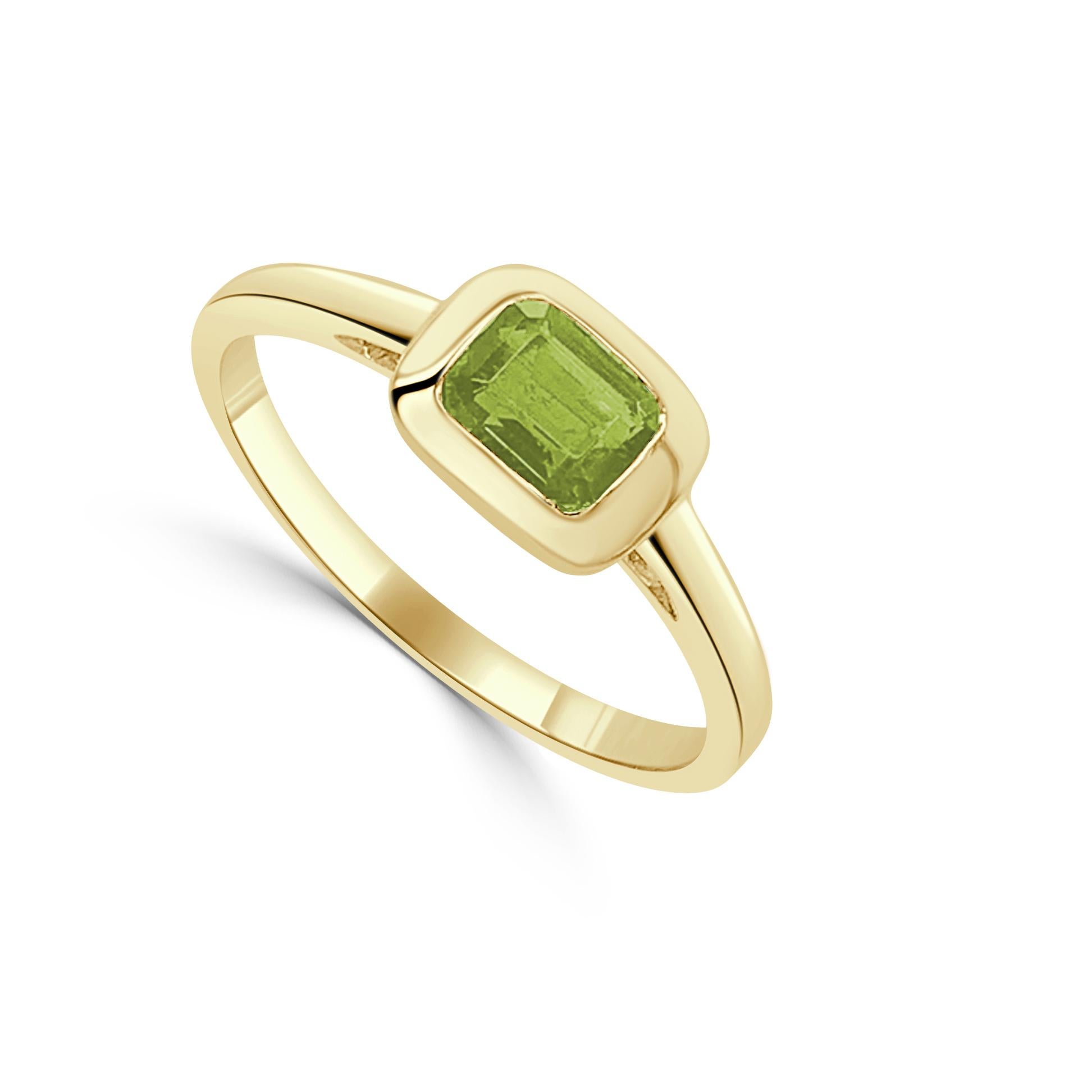 Contemporary 14K Yellow Gold Peridot Ring for Her For Sale