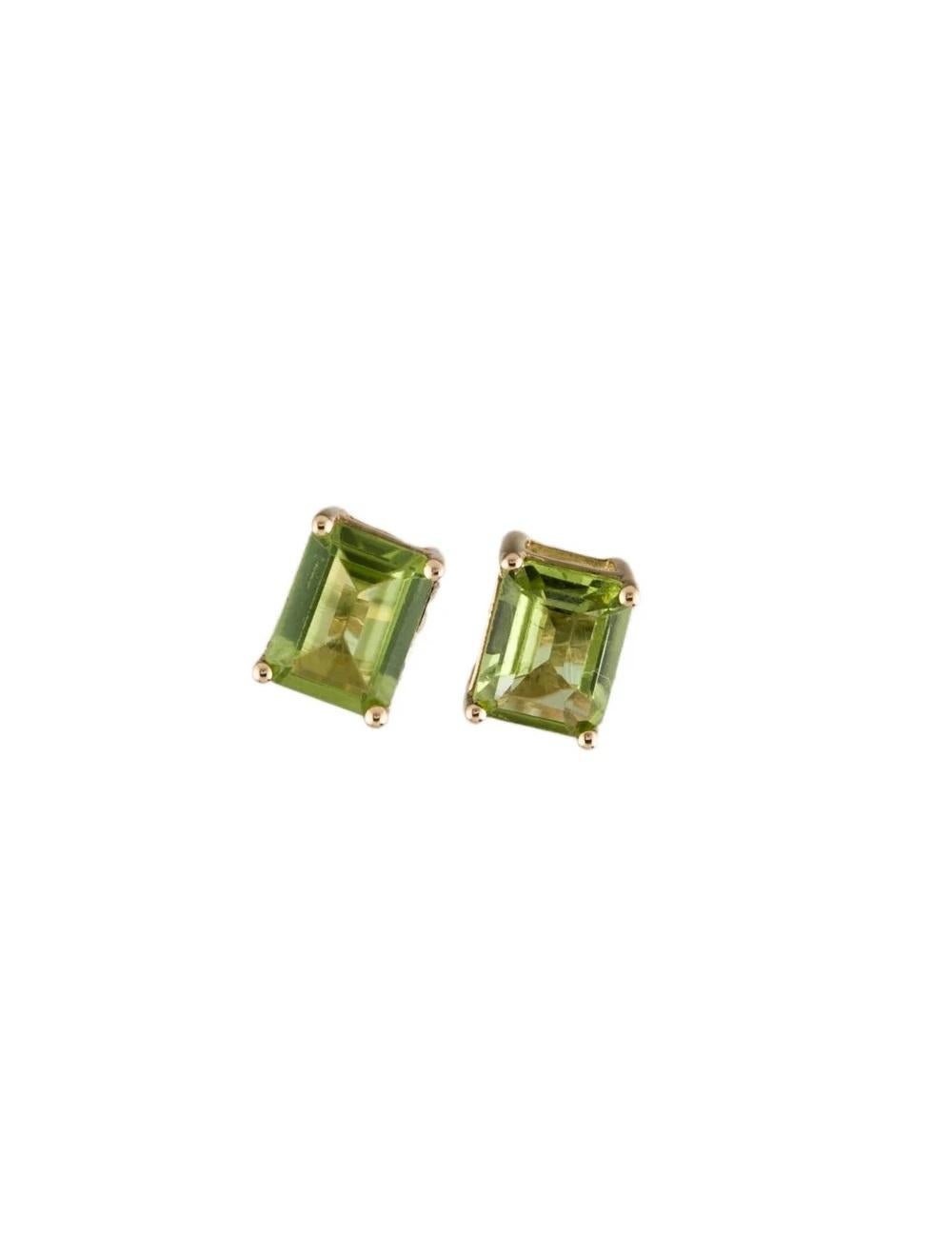 14K Yellow Gold Peridot Stud Earrings 2.74ct Rectangular Step Cut - Jewelry In New Condition For Sale In Holtsville, NY