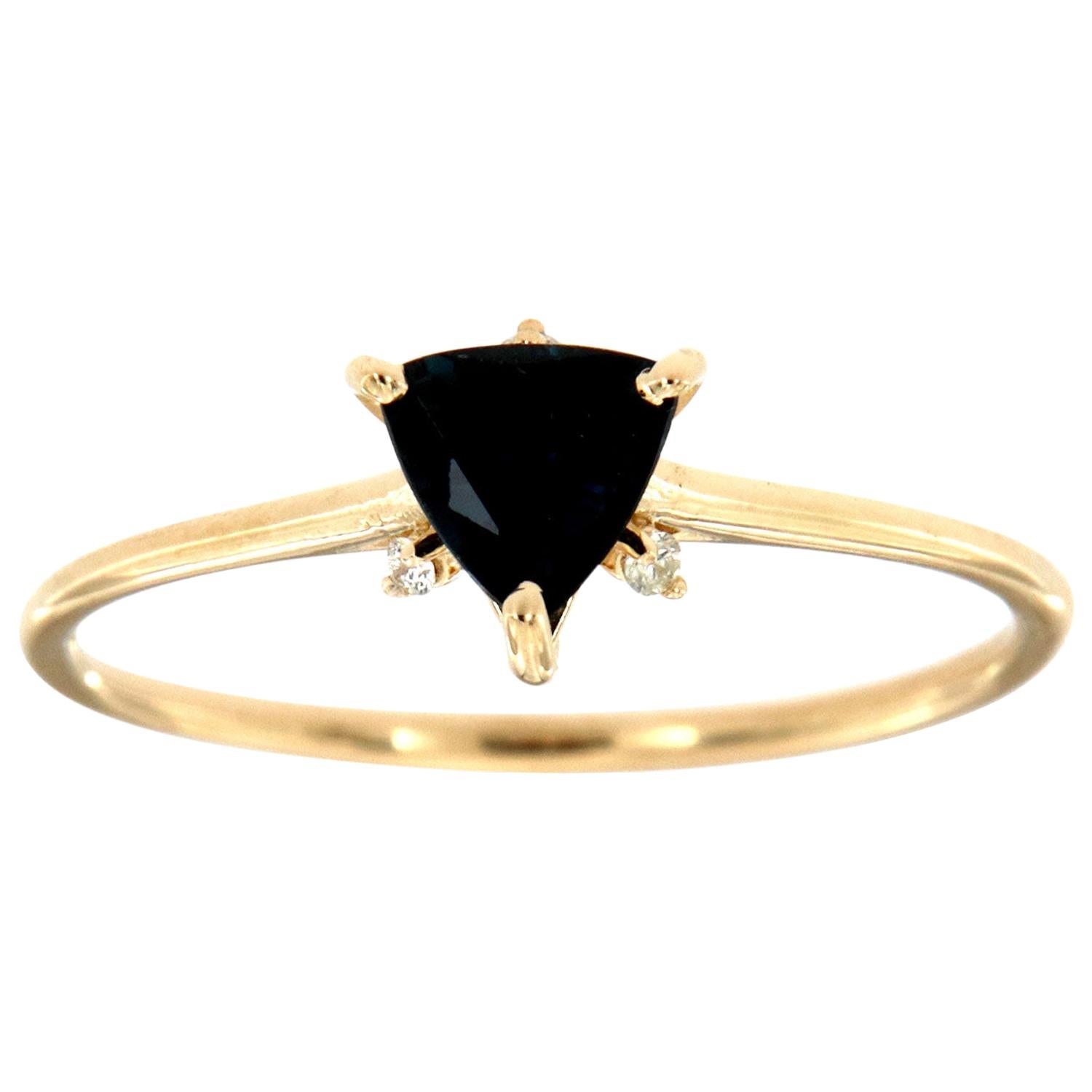 14K Gelbgold Ring mit organischem dreieckigem Saphir und Diamant in der Mitte 0,48 Karat im Angebot