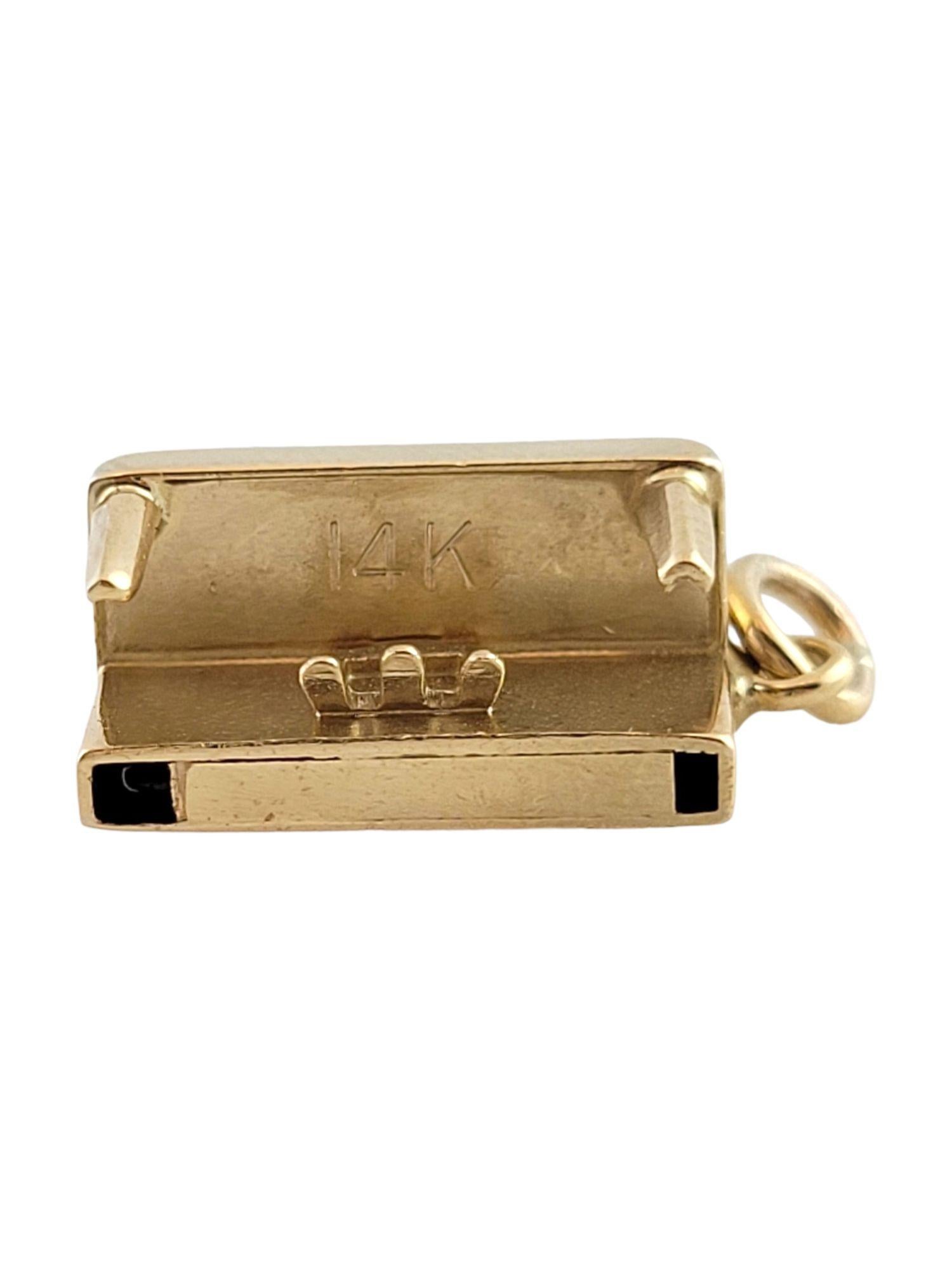  14K Yellow Gold Piano Organ Charm #14857 In Good Condition For Sale In Washington Depot, CT