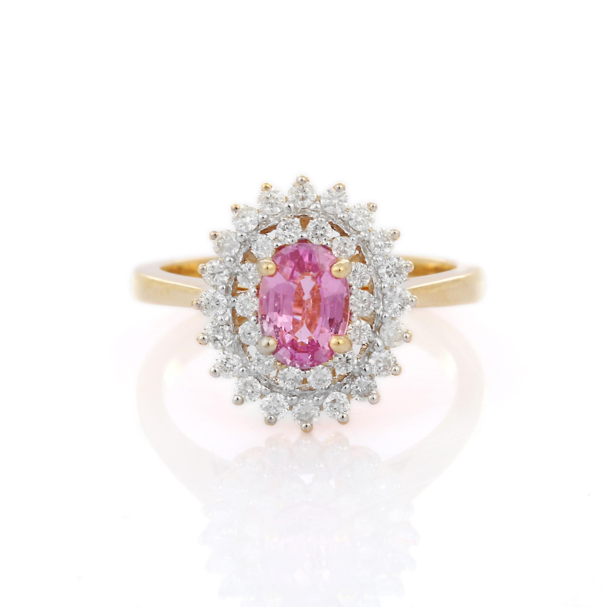 Im Angebot: 14 Karat Gelbgold Verlobungsring mit rosa Saphir und Diamant-Halo () 5