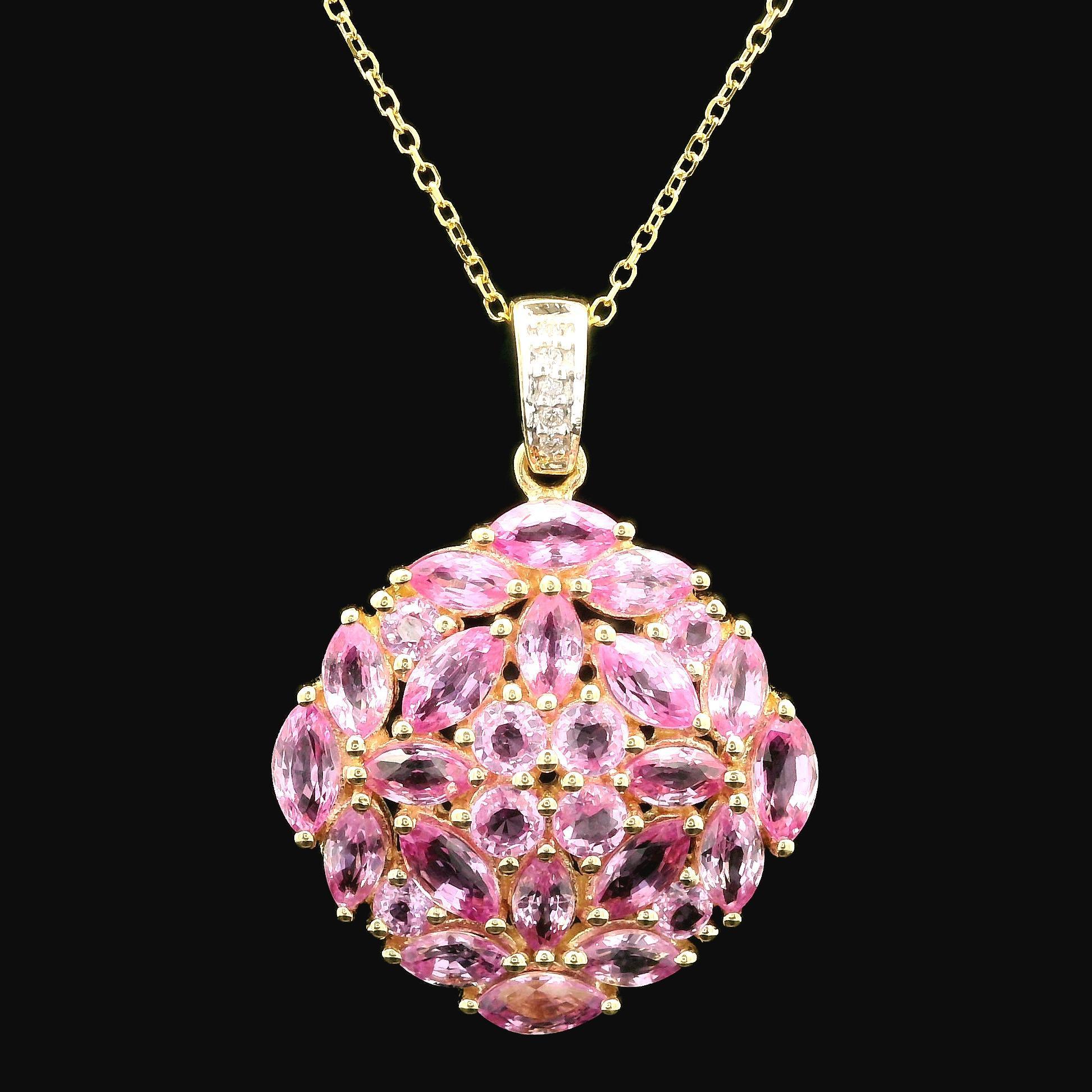 Pendentif de style mosaïque en or jaune 14 carats, saphir rose et diamants sur maillon de câble de 18 pouces en vente 1