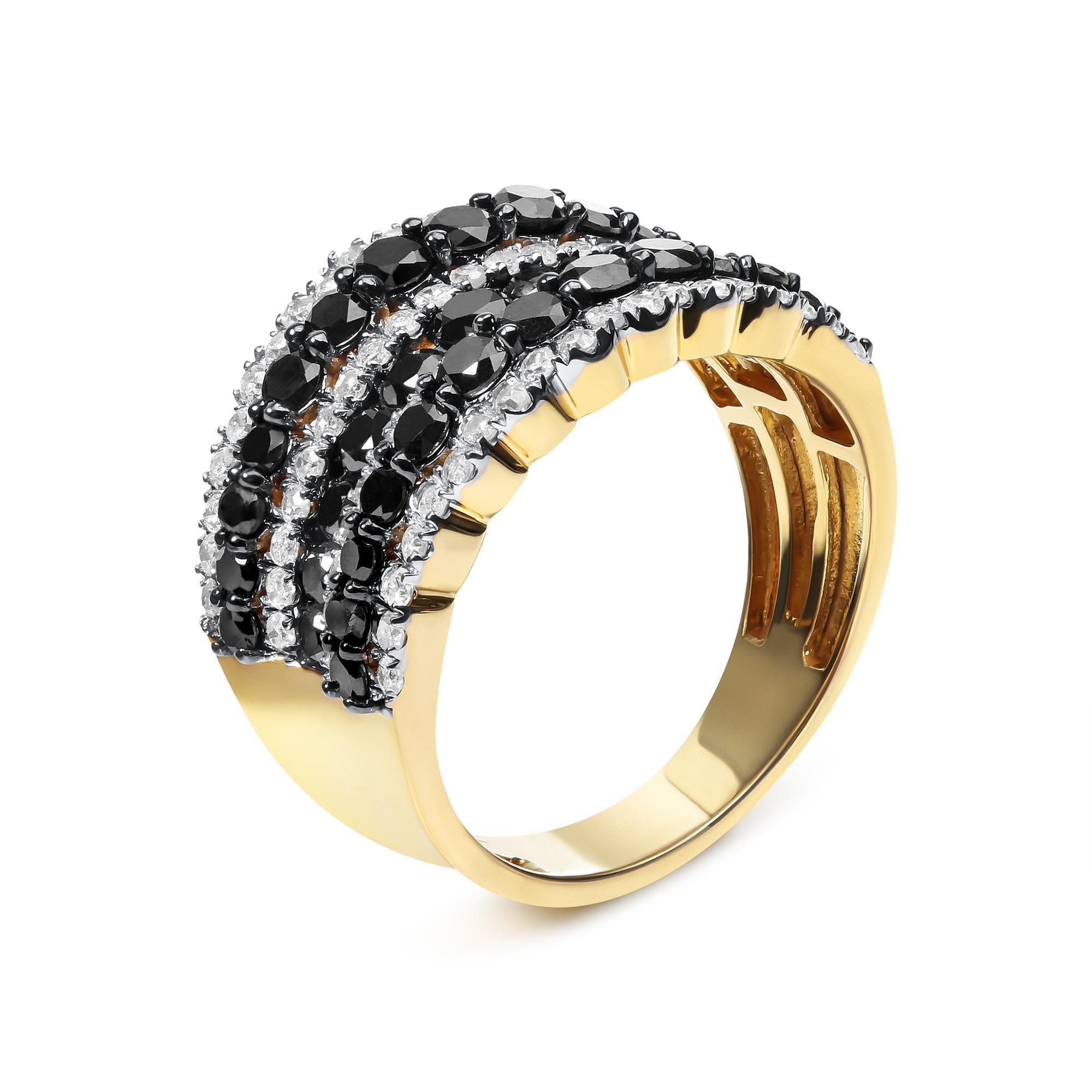 Moderne Bague en argent sterling plaqué or jaune 14K avec 1 3/4 Cttw de diamant en vente