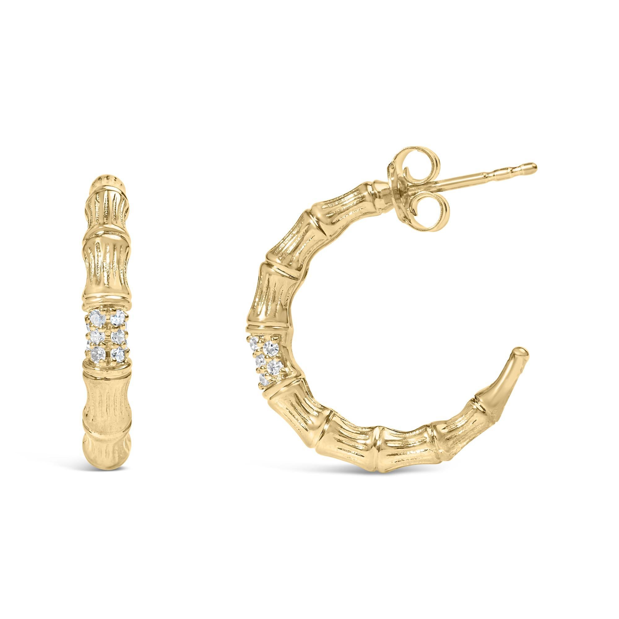 14K Gelbgold vergoldet .925 Sterlingsilber 1/6 Cttw gehämmerte J Creolen Ohrringe (Moderne) im Angebot