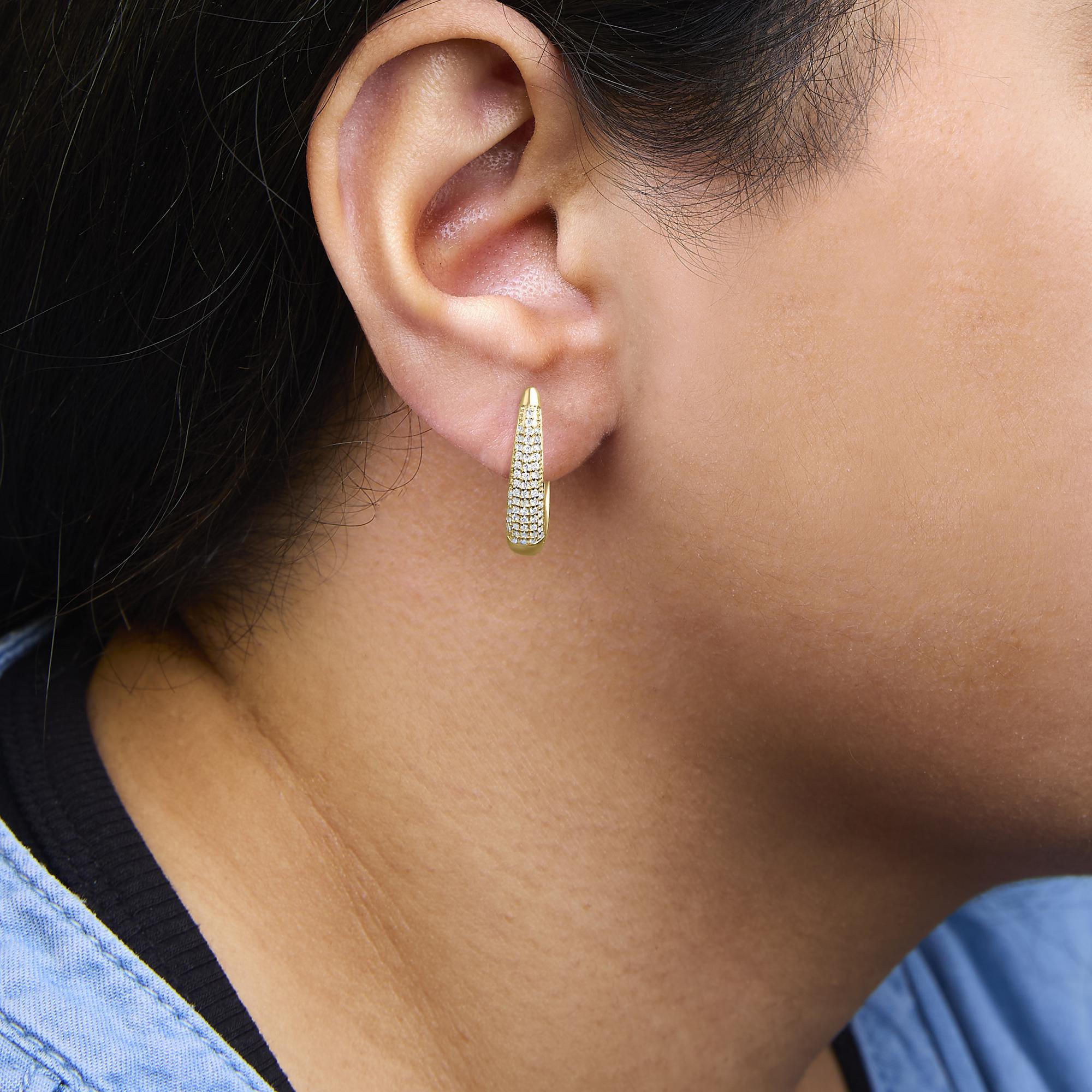 Taille ronde Créoles en or jaune 14 carats plaqué argent sterling 925 avec diamants pavés de 3/8 carats en vente