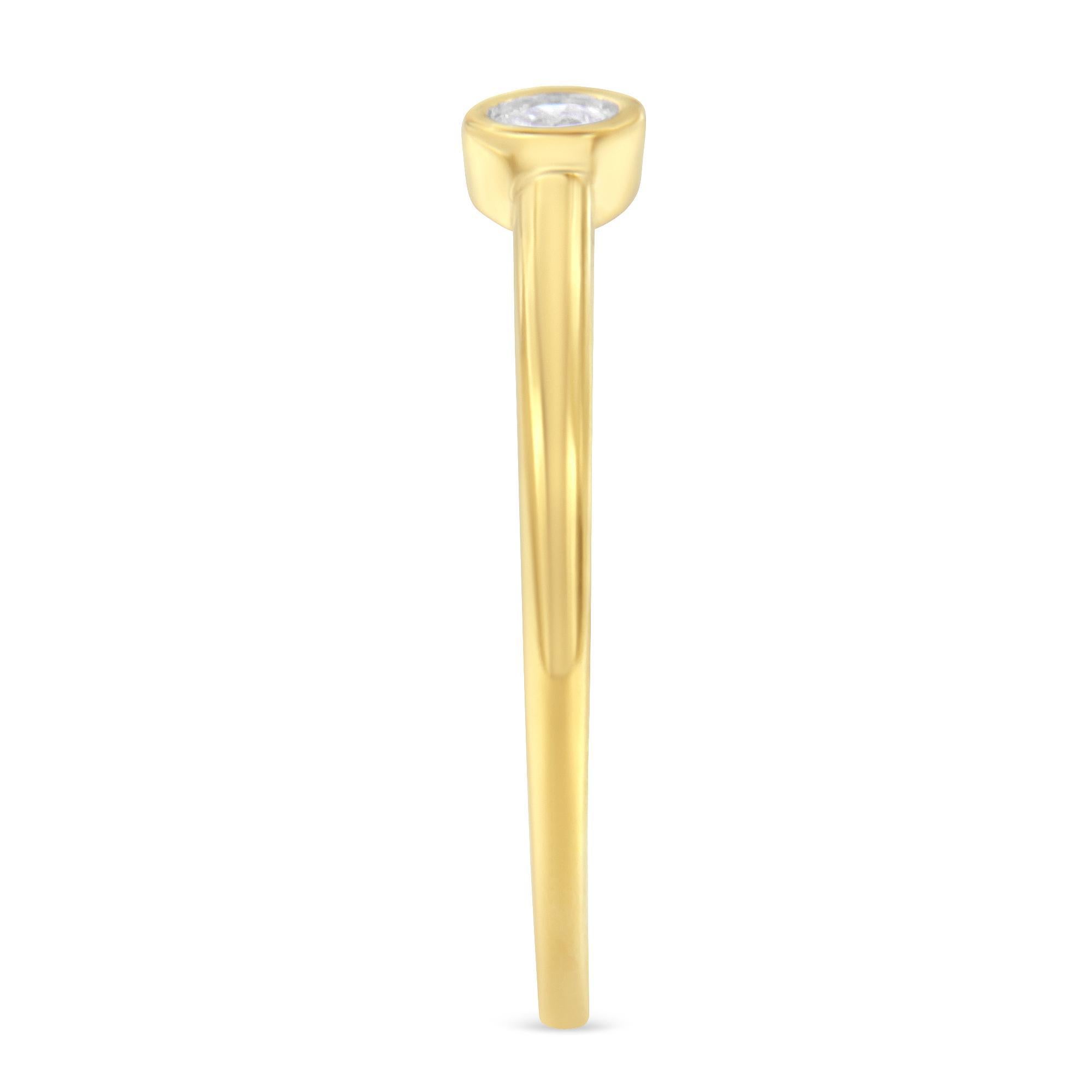 Round Cut 14K Yellow Gold Plated .925 Sterling Silver Miracle Set Diamond Ring 1/20 Cttw For Sale