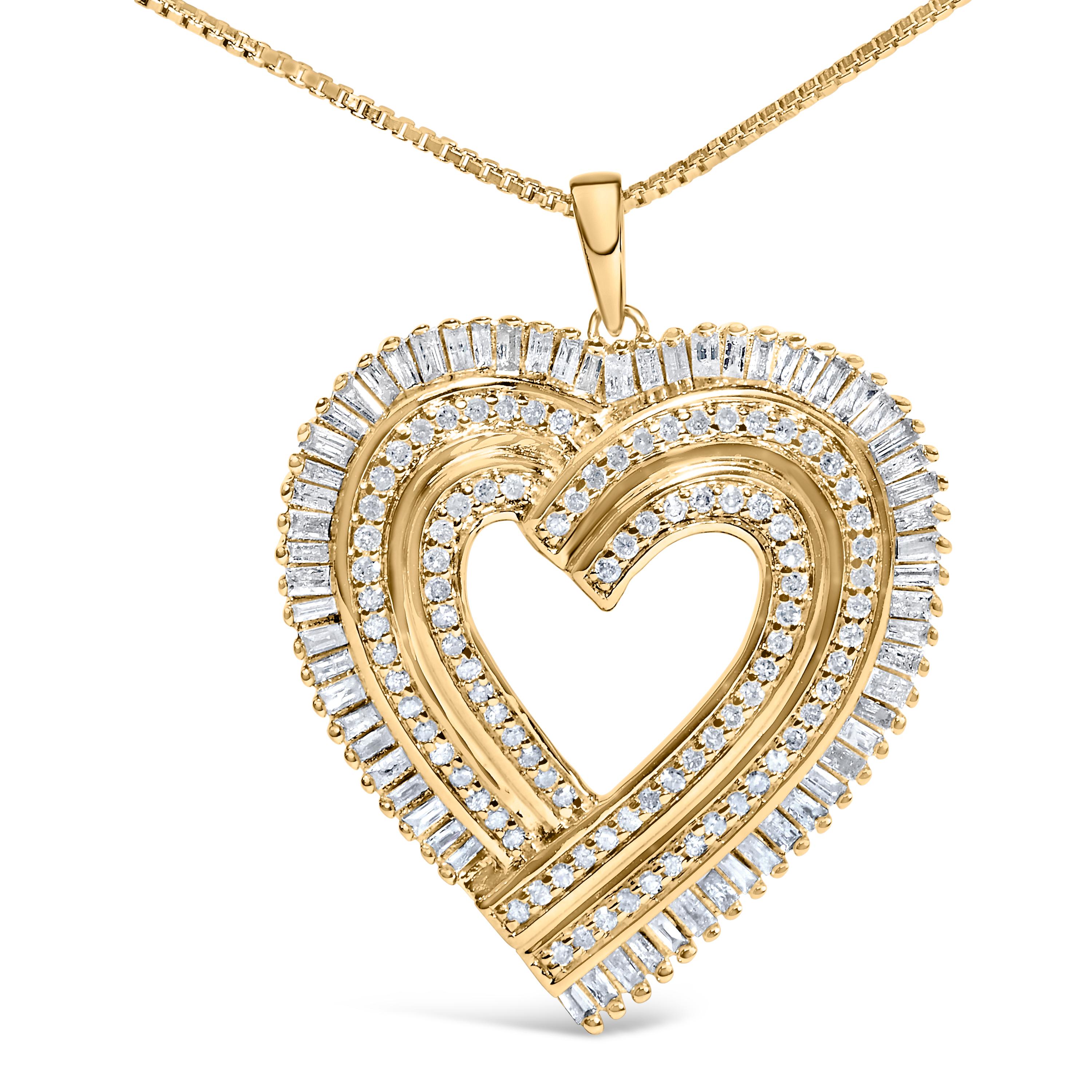Faites l'expérience de l'enchantement de l'amour transformé en une parure éblouissante avec ce pendentif en forme de cœur, délicatement serti de diamants naturels totalisant 1/4 cttw. Chaque gemme, positionnée avec précision dans un composite de