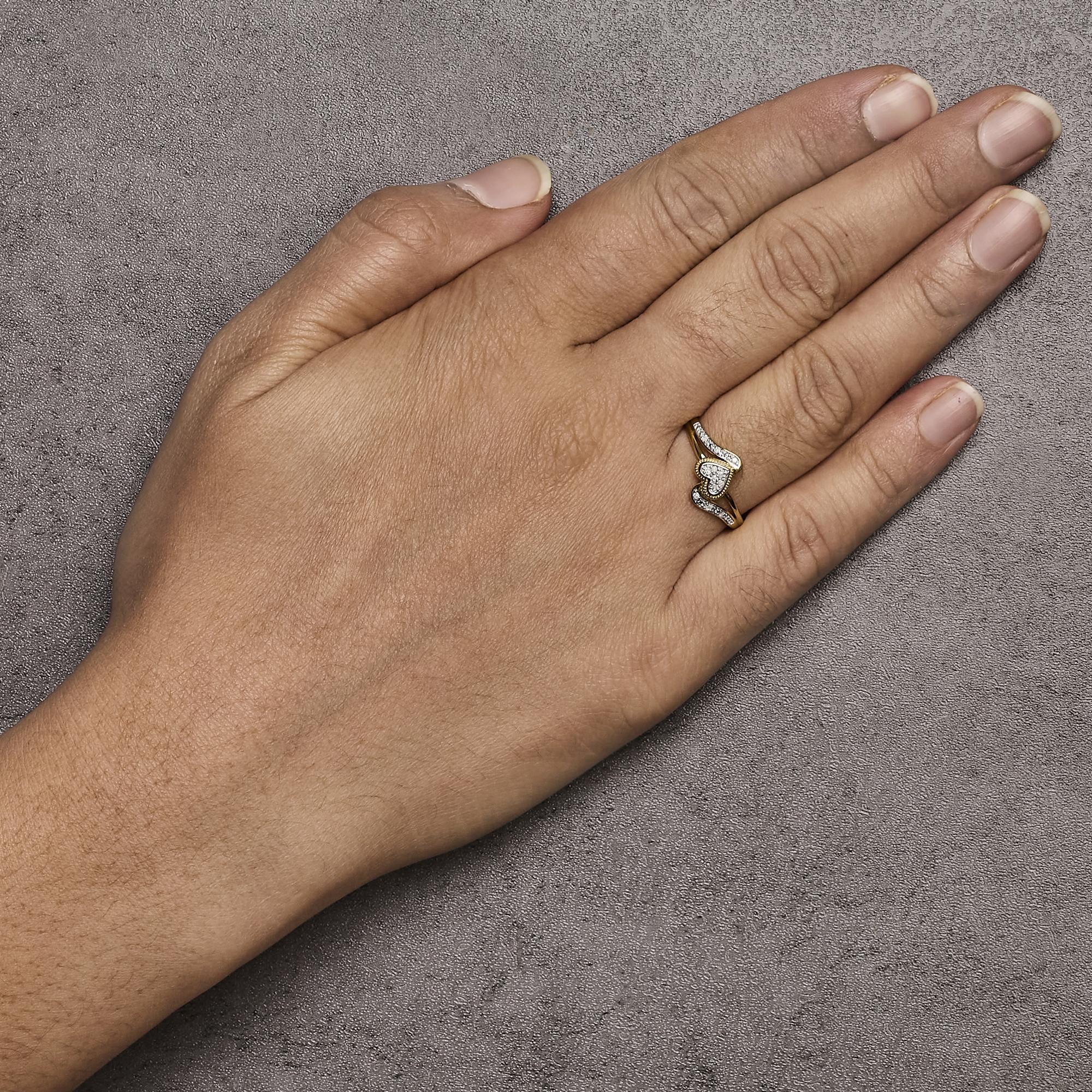Anillo de Promesa con Corazón de Filigrana, Plateado, Chapado en Oro Amarillo de 14 K y Acentuado con Diamantes en Nuevo estado para la venta en New York, NY