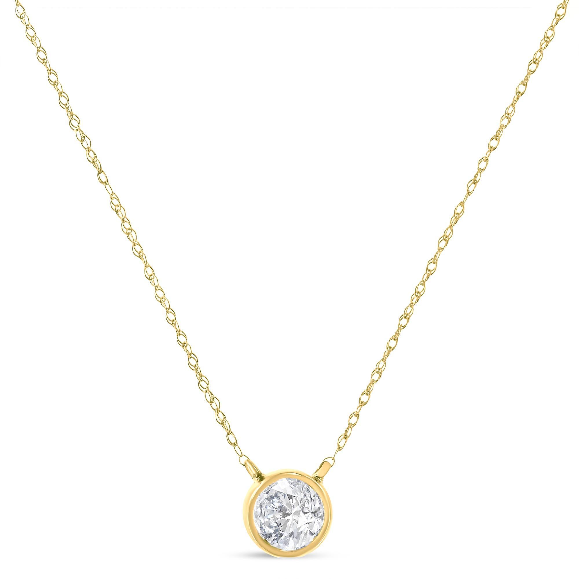 Certaines choses ne doivent pas être réinventées, c'est pourquoi nous avons créé le collier solitaire en diamant. C'est le moyen idéal de souligner chaque grande occasion, chaque transition et chaque réussite personnelle dans votre vie. Ce collier