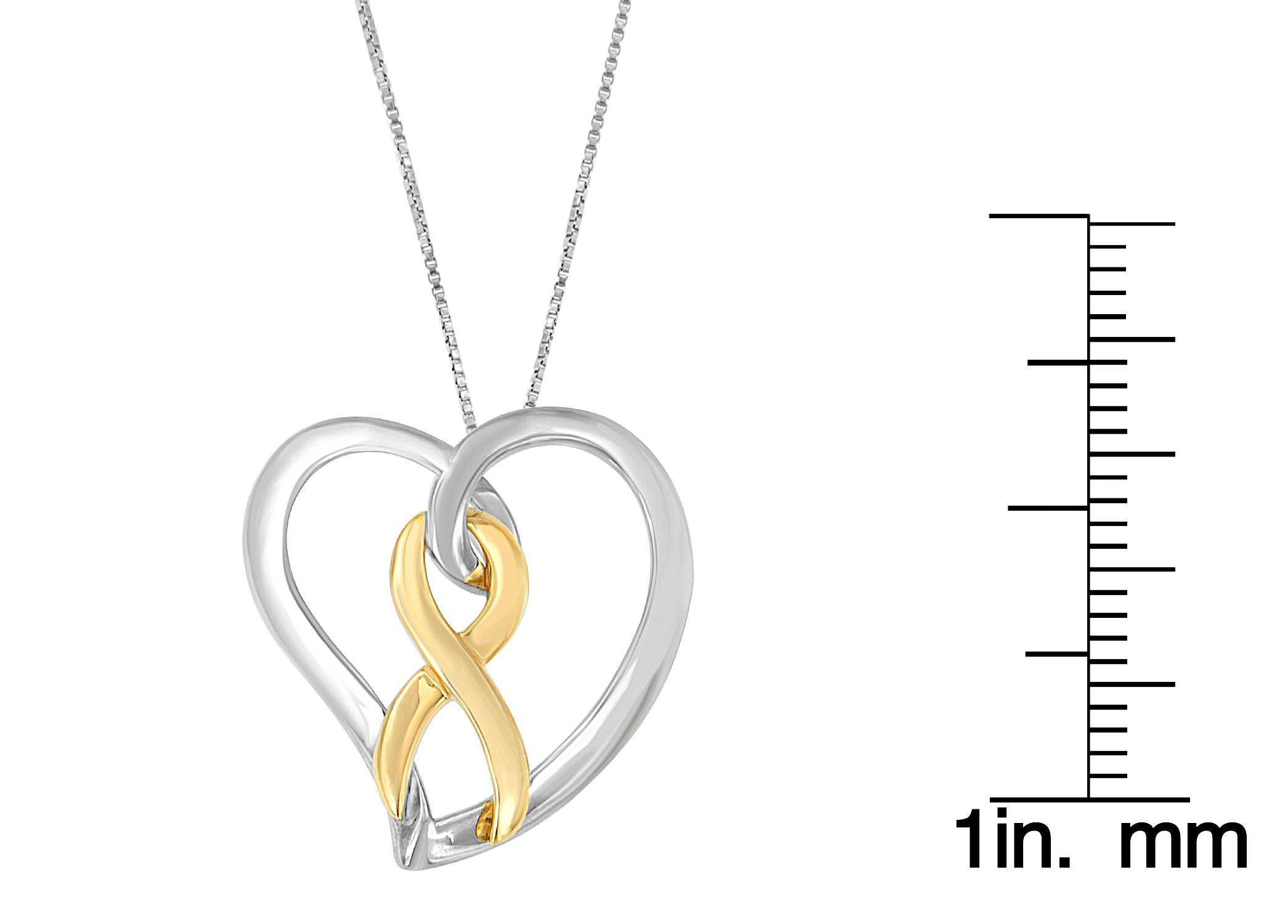 Collana con ciondolo a forma di fiocco con cuore elegante in argento 925 placcato oro giallo 14K In condizioni Nuovo in vendita a New York, NY