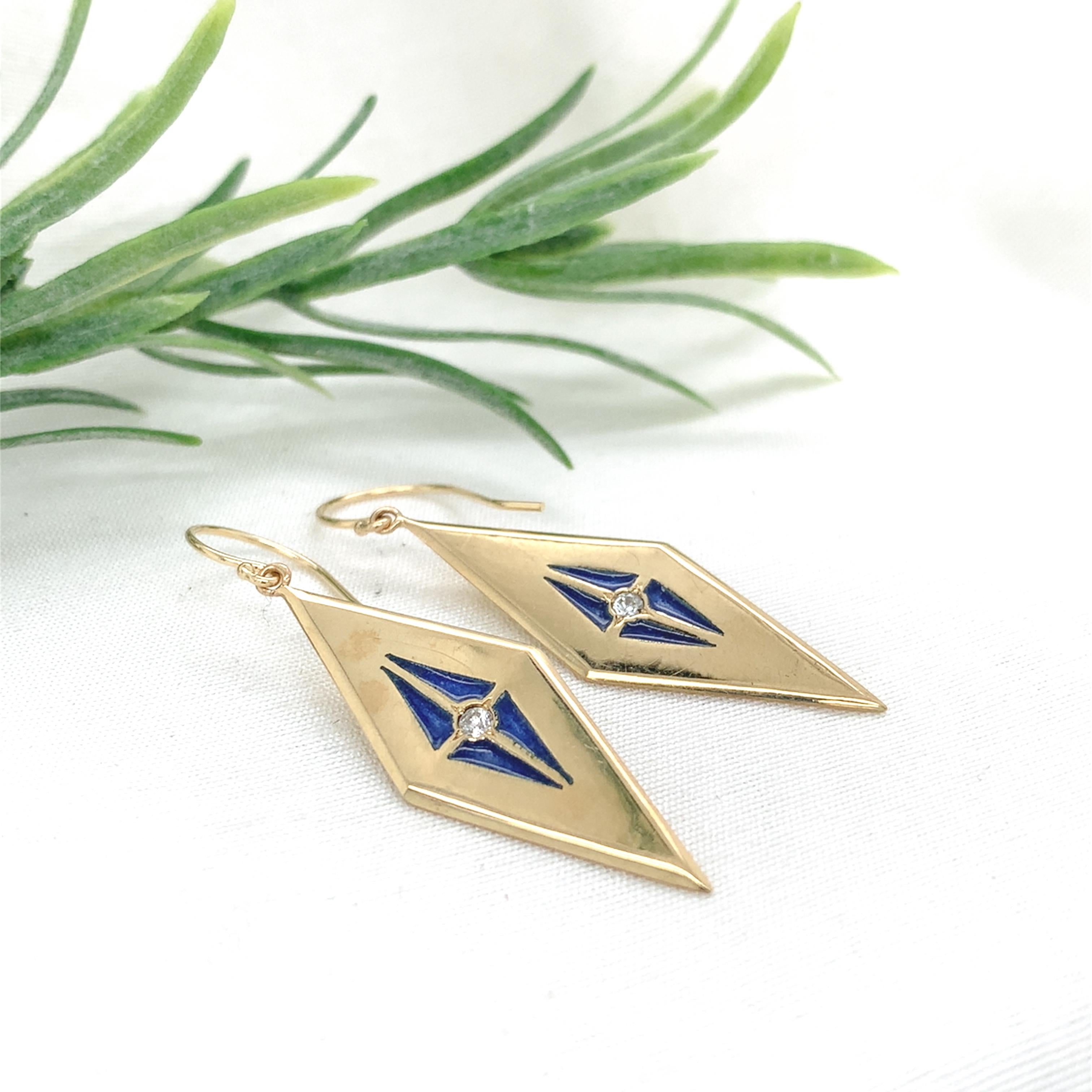 14K Yellow Gold Plique-a-Jour Blue Enamel Diamond Drop Earrings In Good Condition For Sale In Big Bend, WI