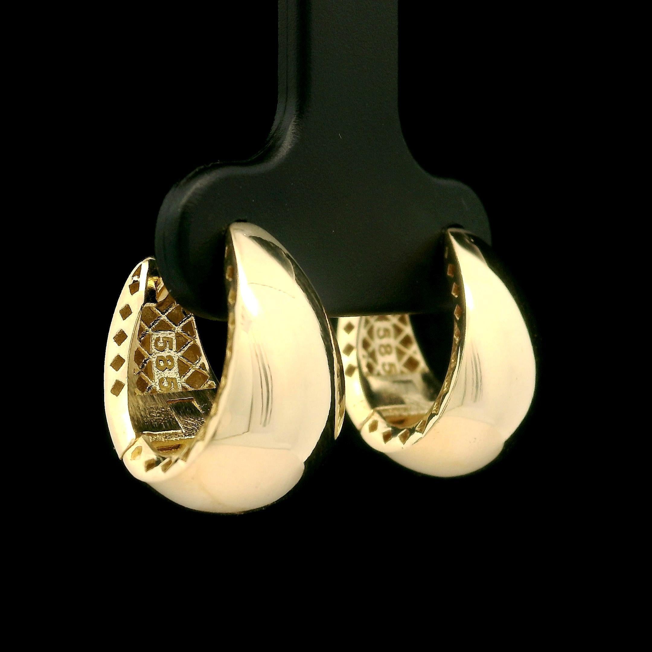 14k Yellow Gold Polished Classic Petite Huggie Hoop Everyday Earrings 1
