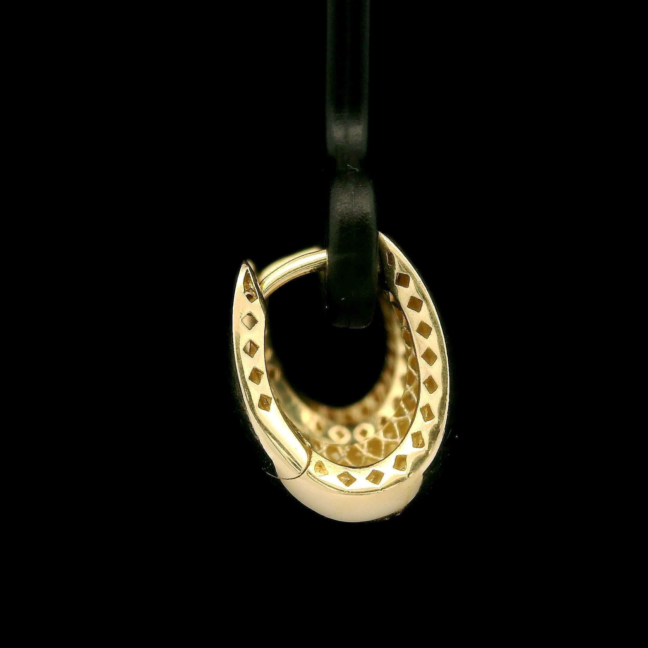 14k Yellow Gold Polished Classic Petite Huggie Hoop Everyday Earrings 2