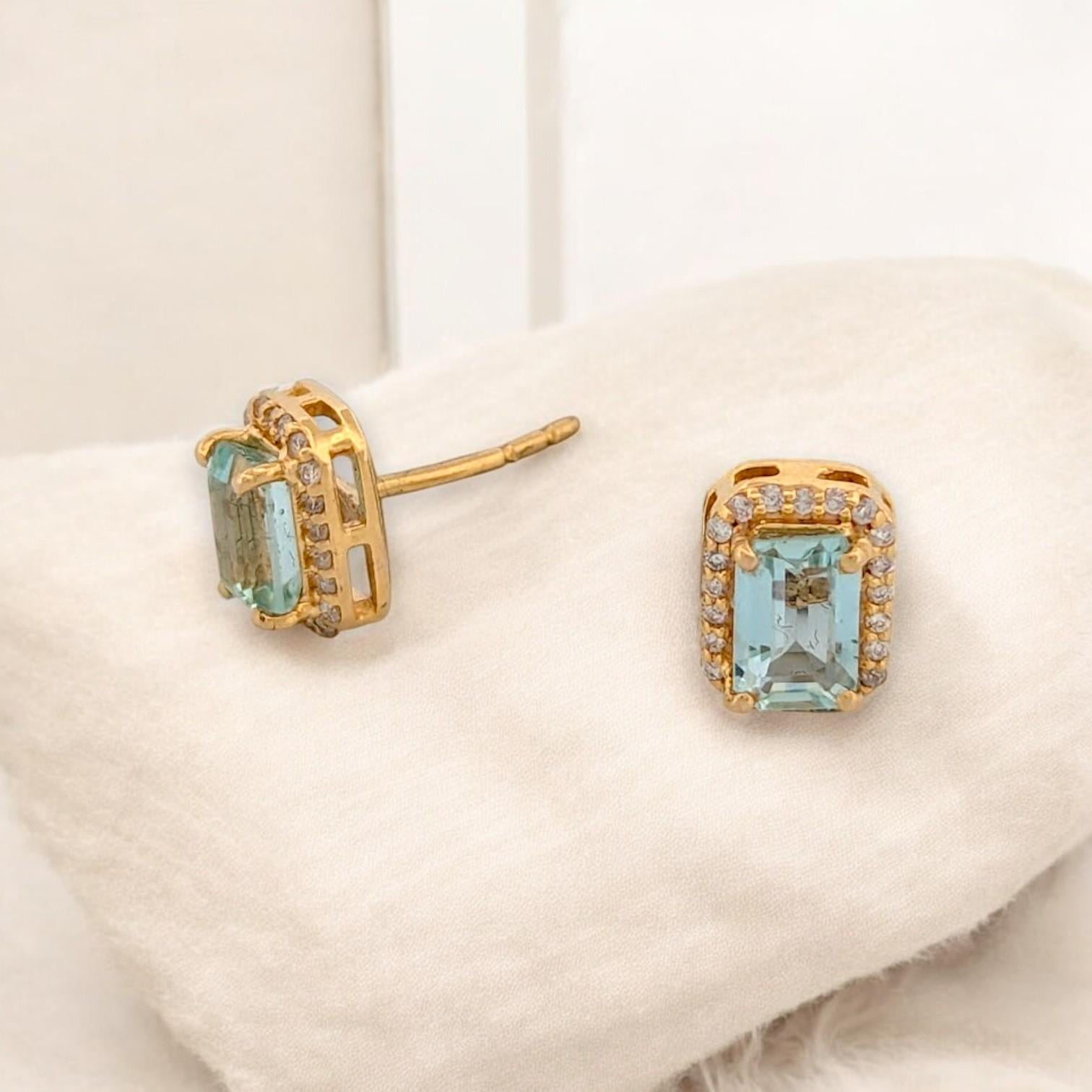 Troglodyte  Boucles d'oreilles en or jaune 14 carats avec une émeraude naturelle de 1,10 carat Neuf - En vente à Greeneville, TN