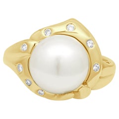 14K Yellow Gold Potato Pearl and Round Diamond Ring