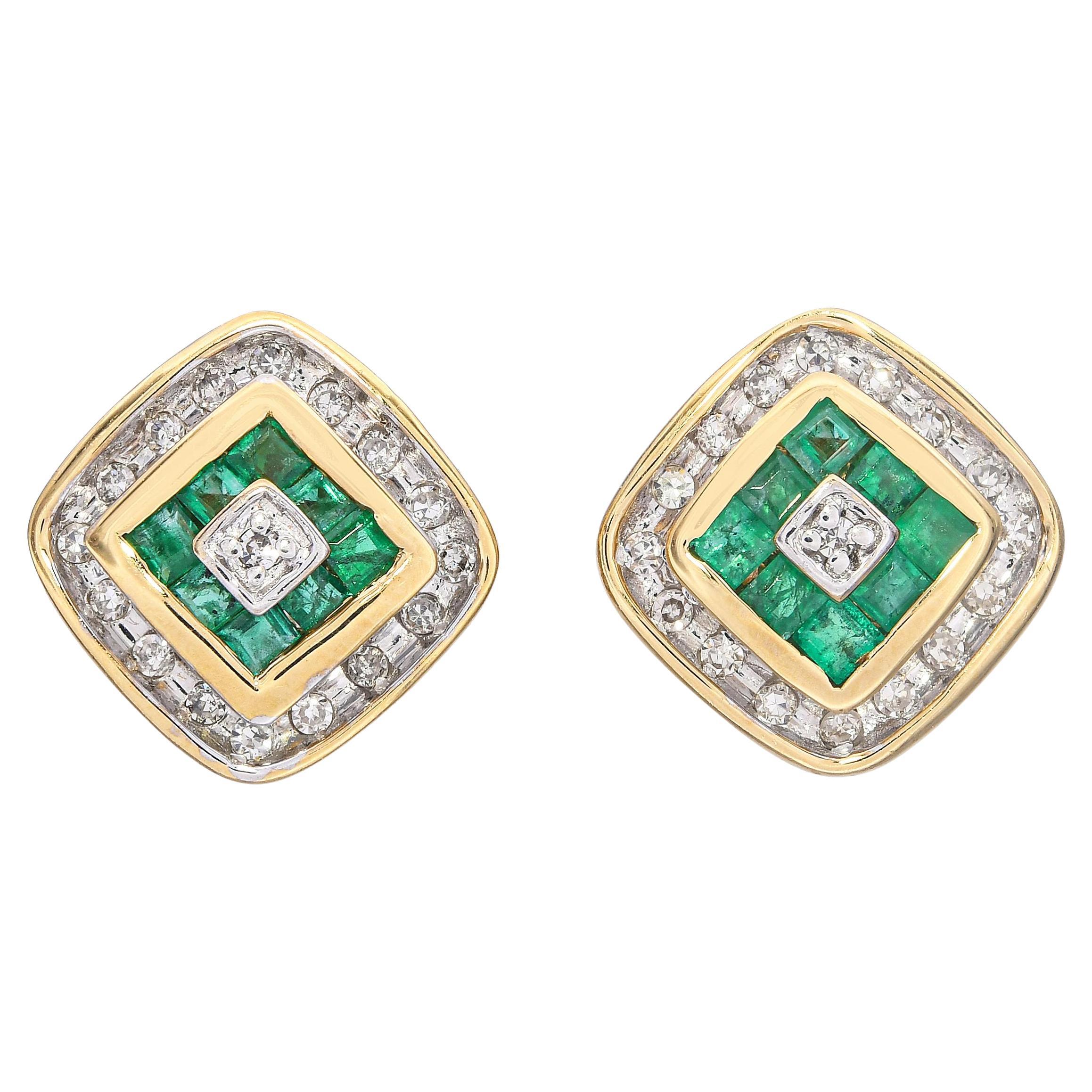 14k Yellow Gold Princess Cut Emerald and Diamond Stud Earrings en vente