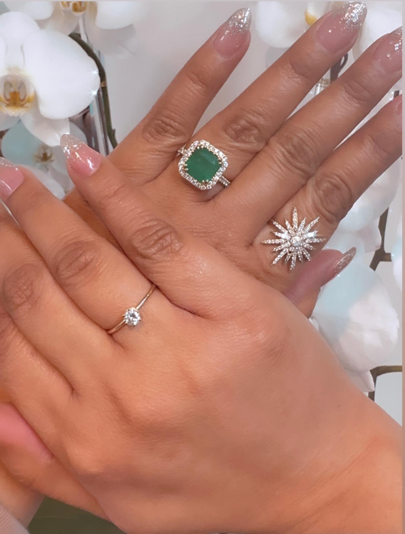 For Sale:  14K Yellow Gold Princess Cut Emerald Center Diamond Halo Ring 3