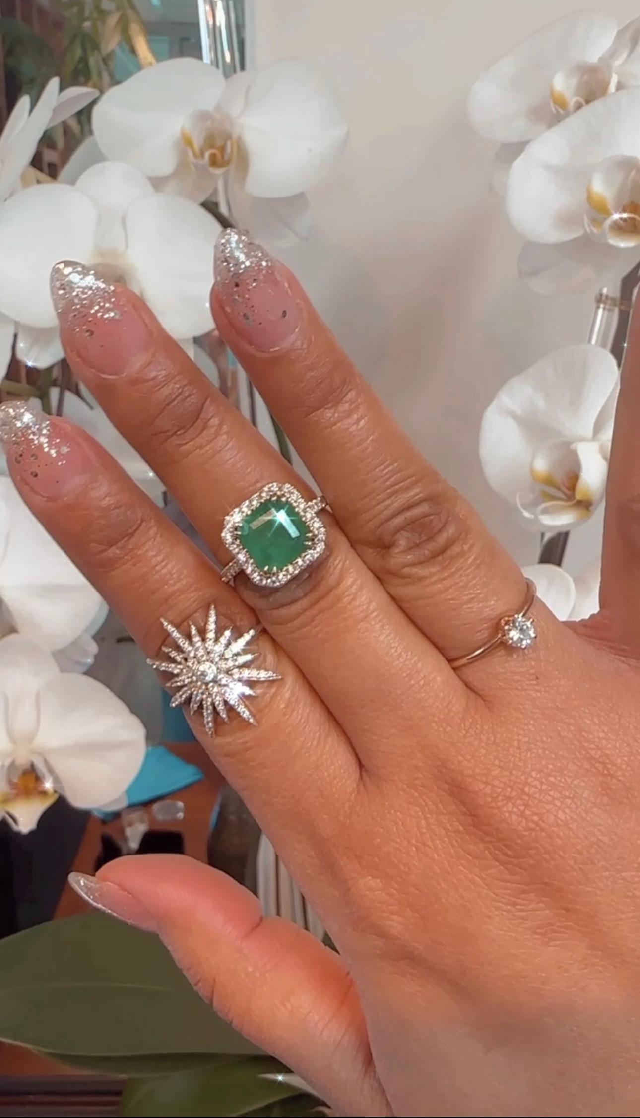 For Sale:  14K Yellow Gold Princess Cut Emerald Center Diamond Halo Ring 4