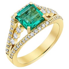 14K Yellow Gold Princess Cut Emerald Center w/ Diamond Ring